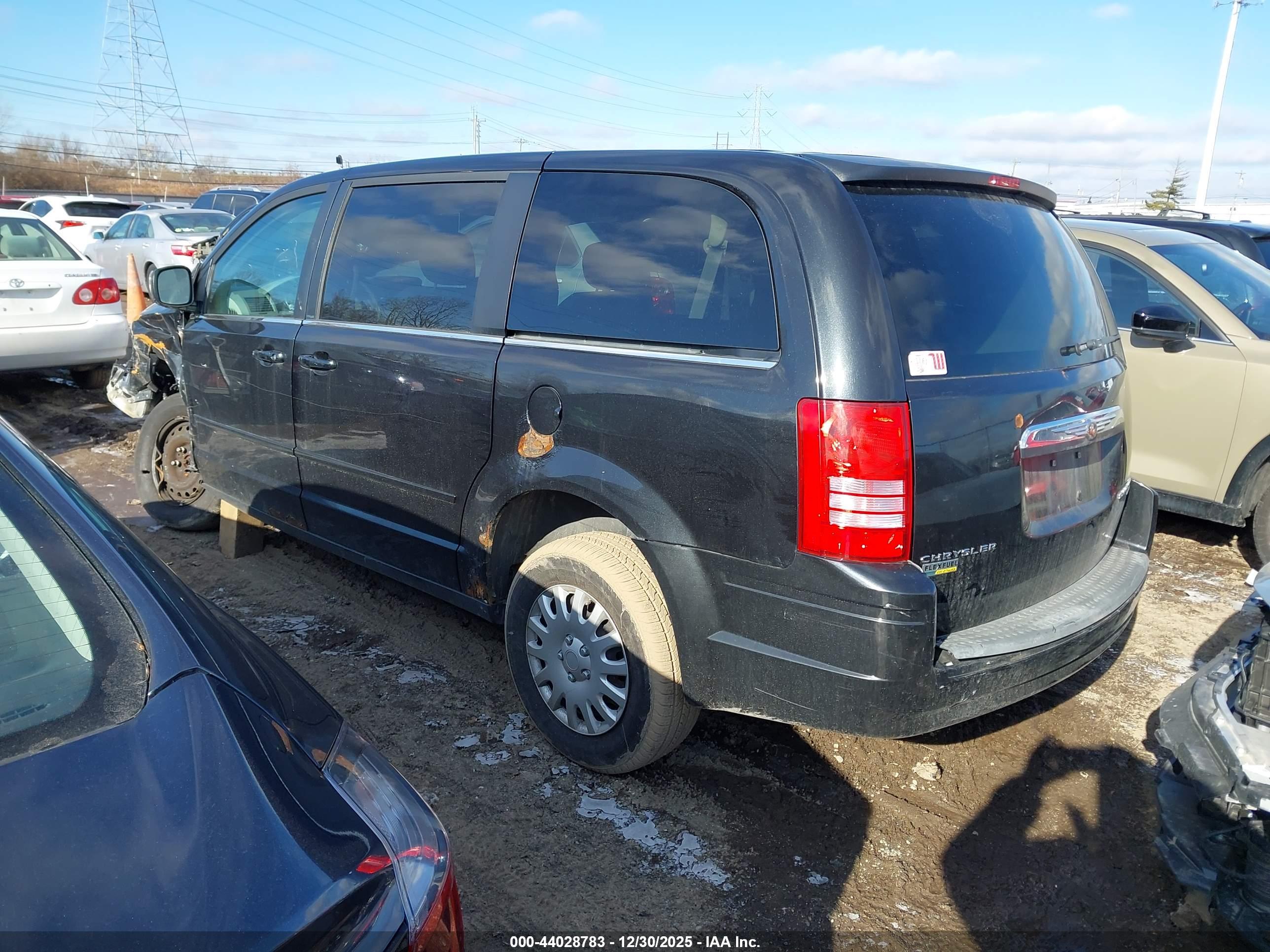 CHRYSLER TOWN image 3