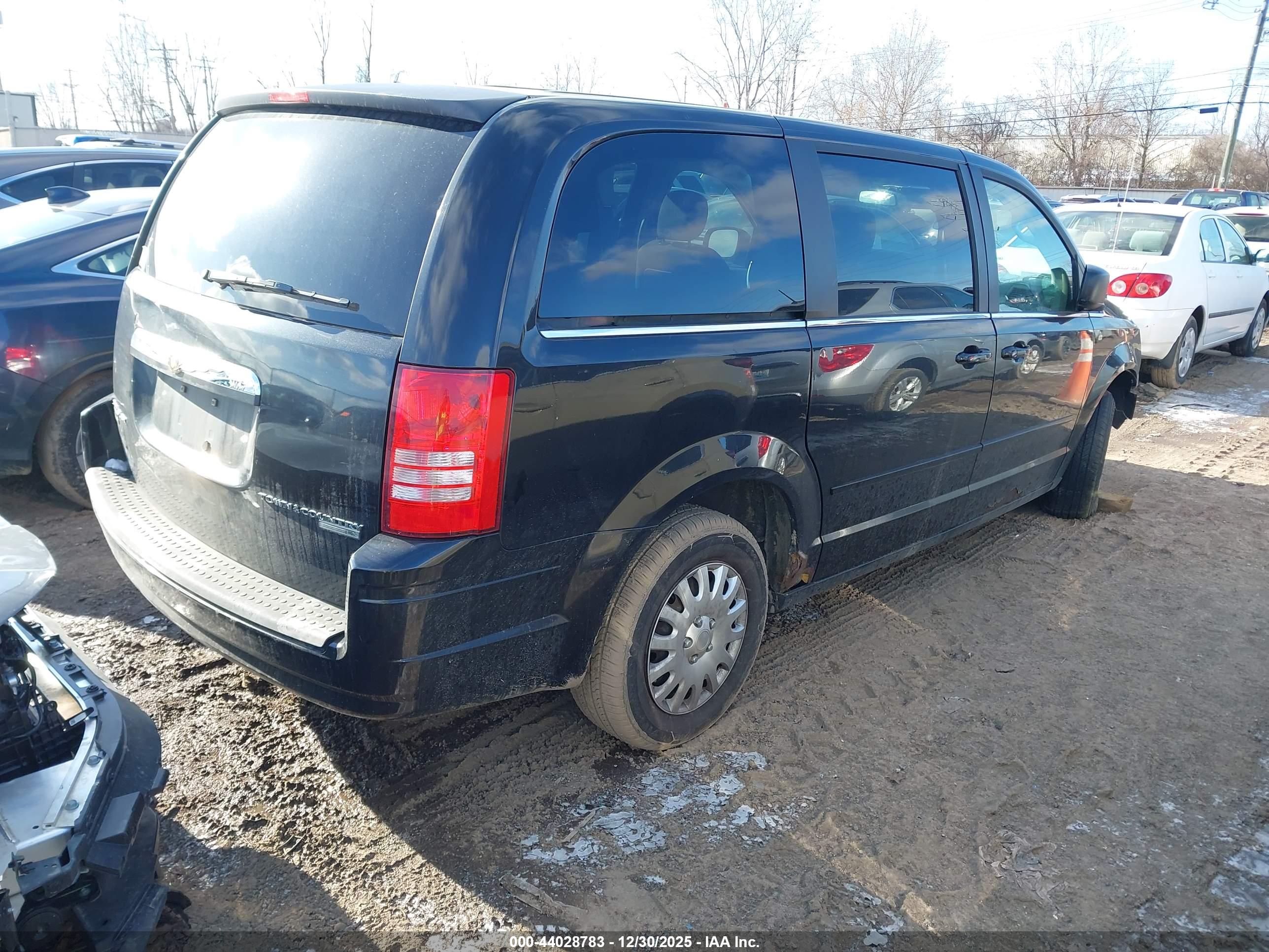 CHRYSLER TOWN image 4