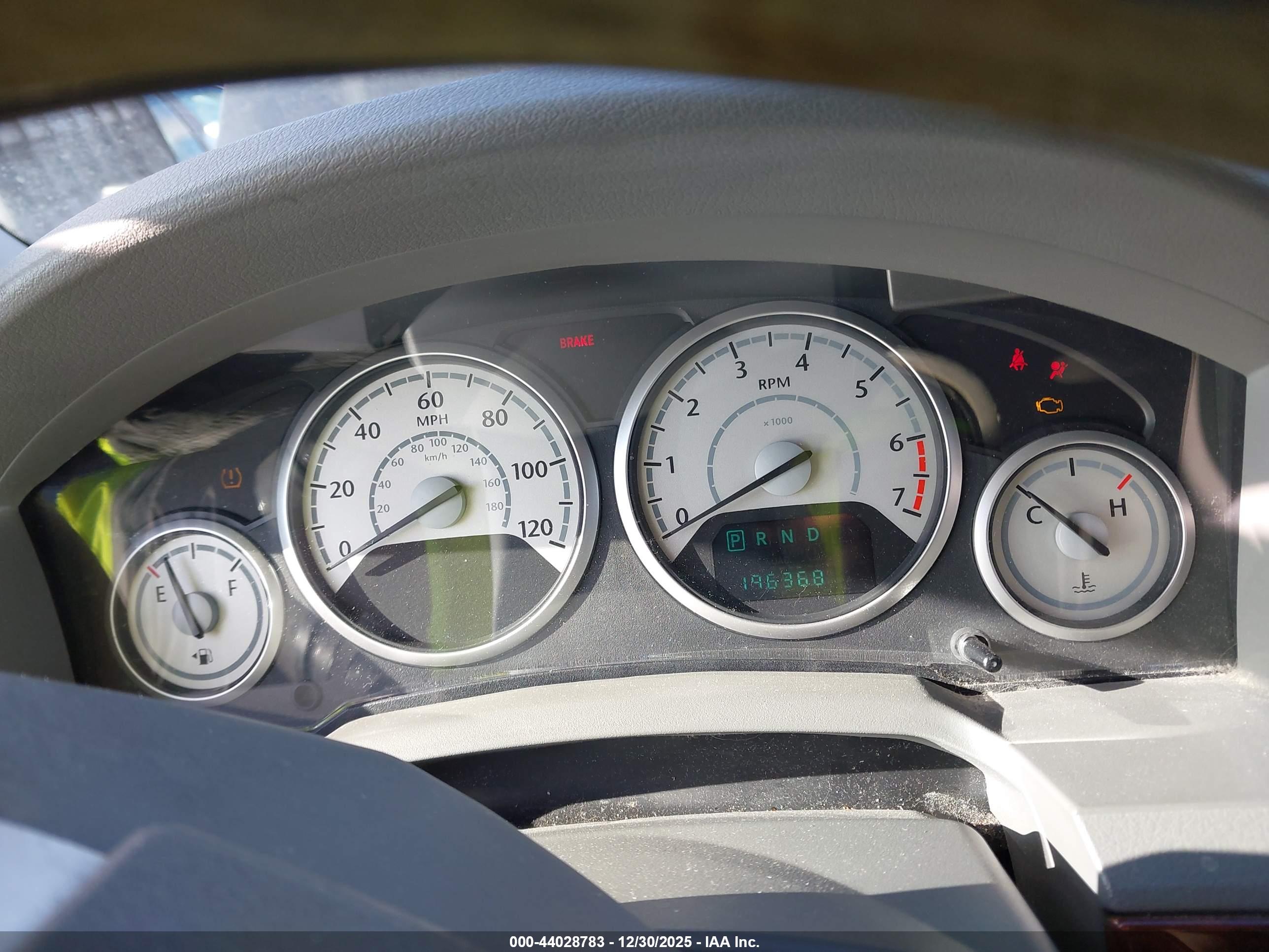 CHRYSLER TOWN image 7