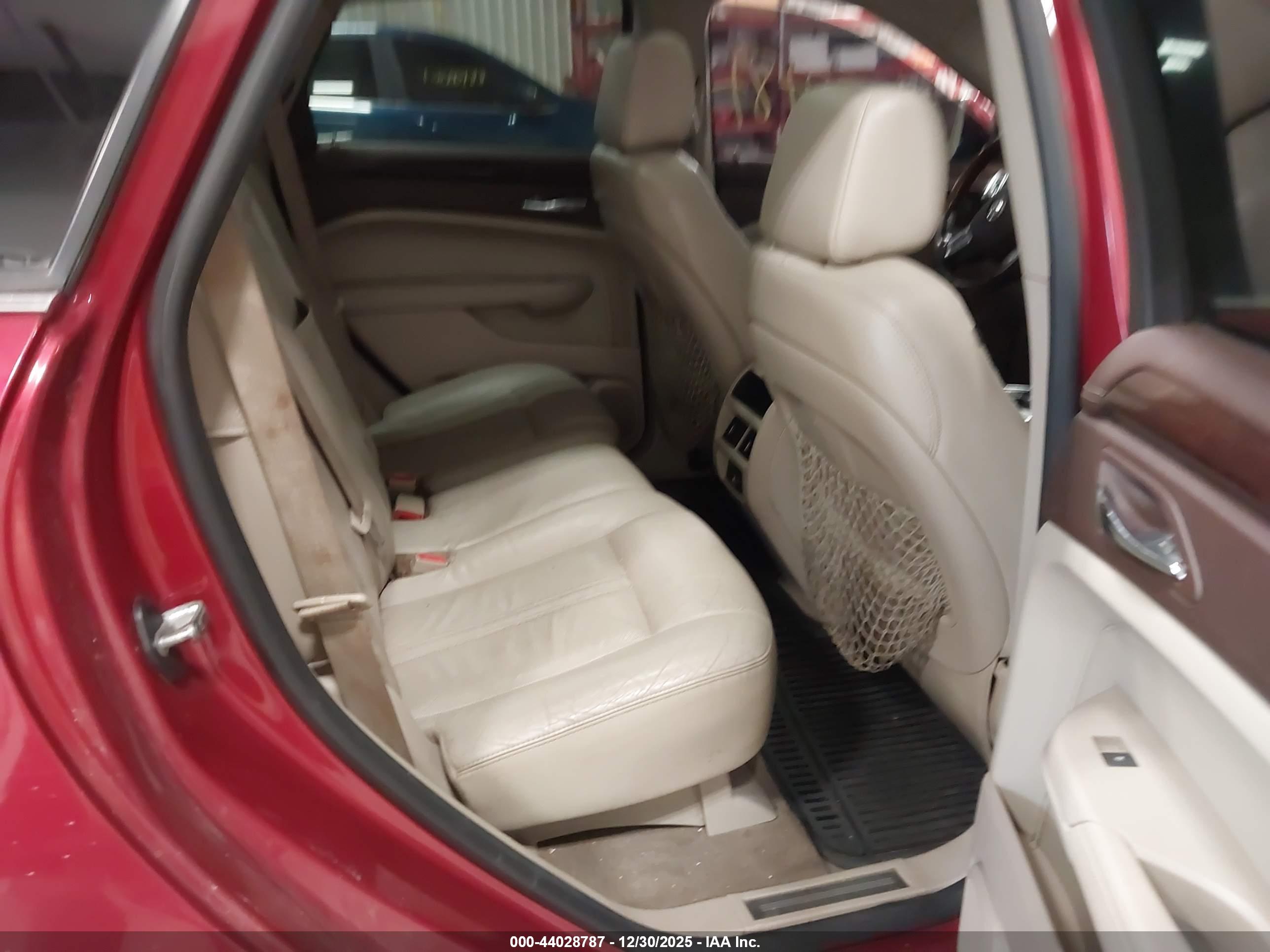 CADILLAC SRX image 8