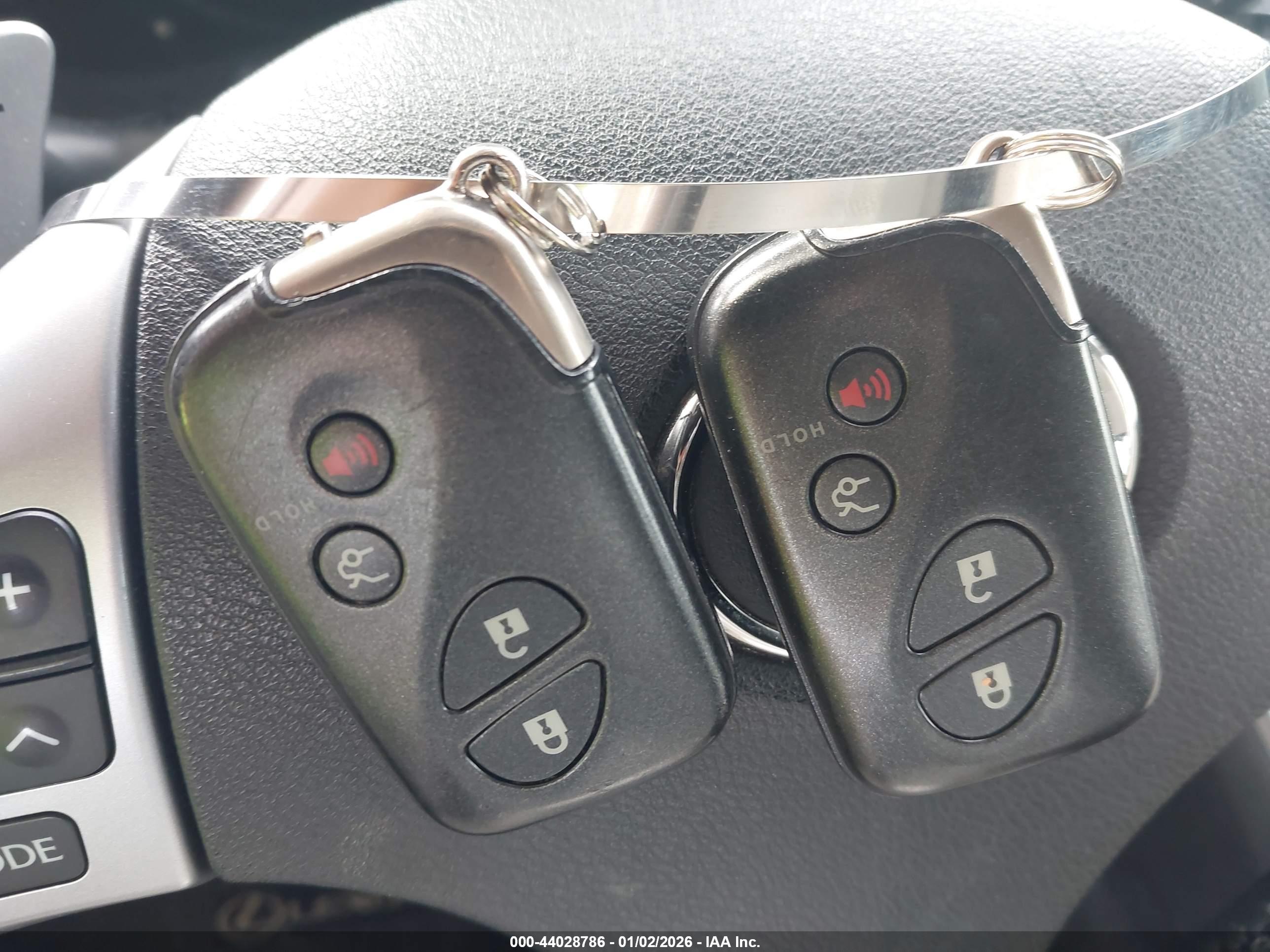 LEXUS IS image 11
