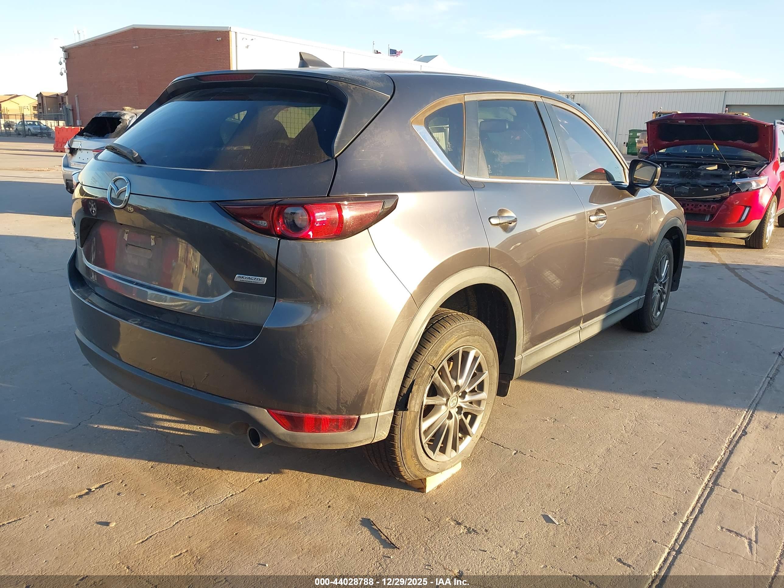 MAZDA CX-5 image 4