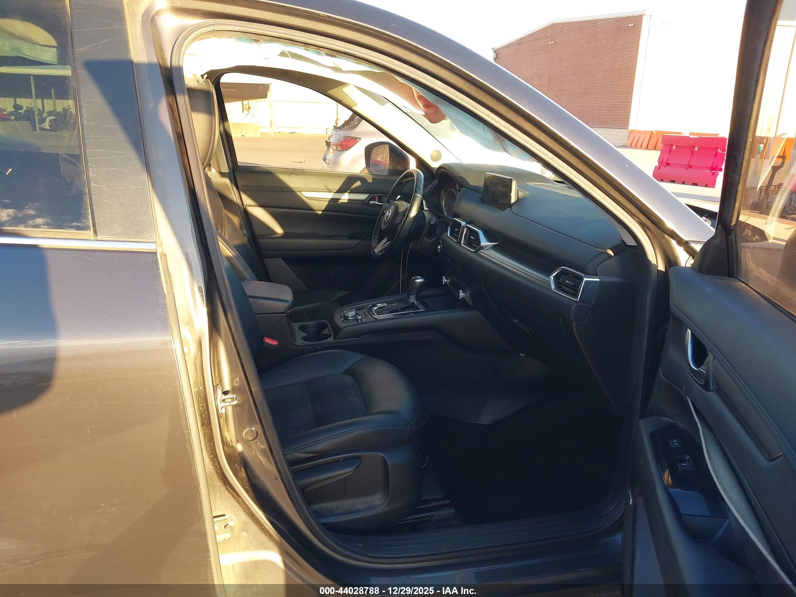 MAZDA CX-5 image 5