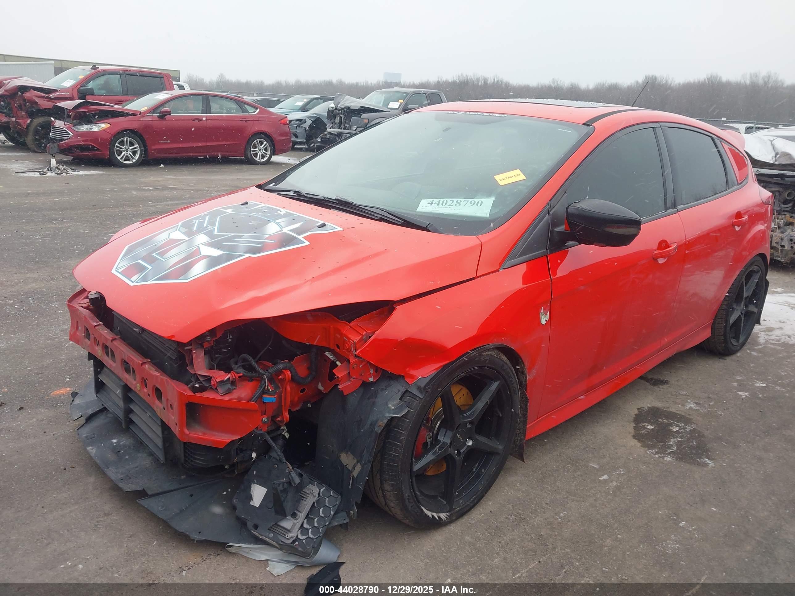 FORD FOCUS image 2