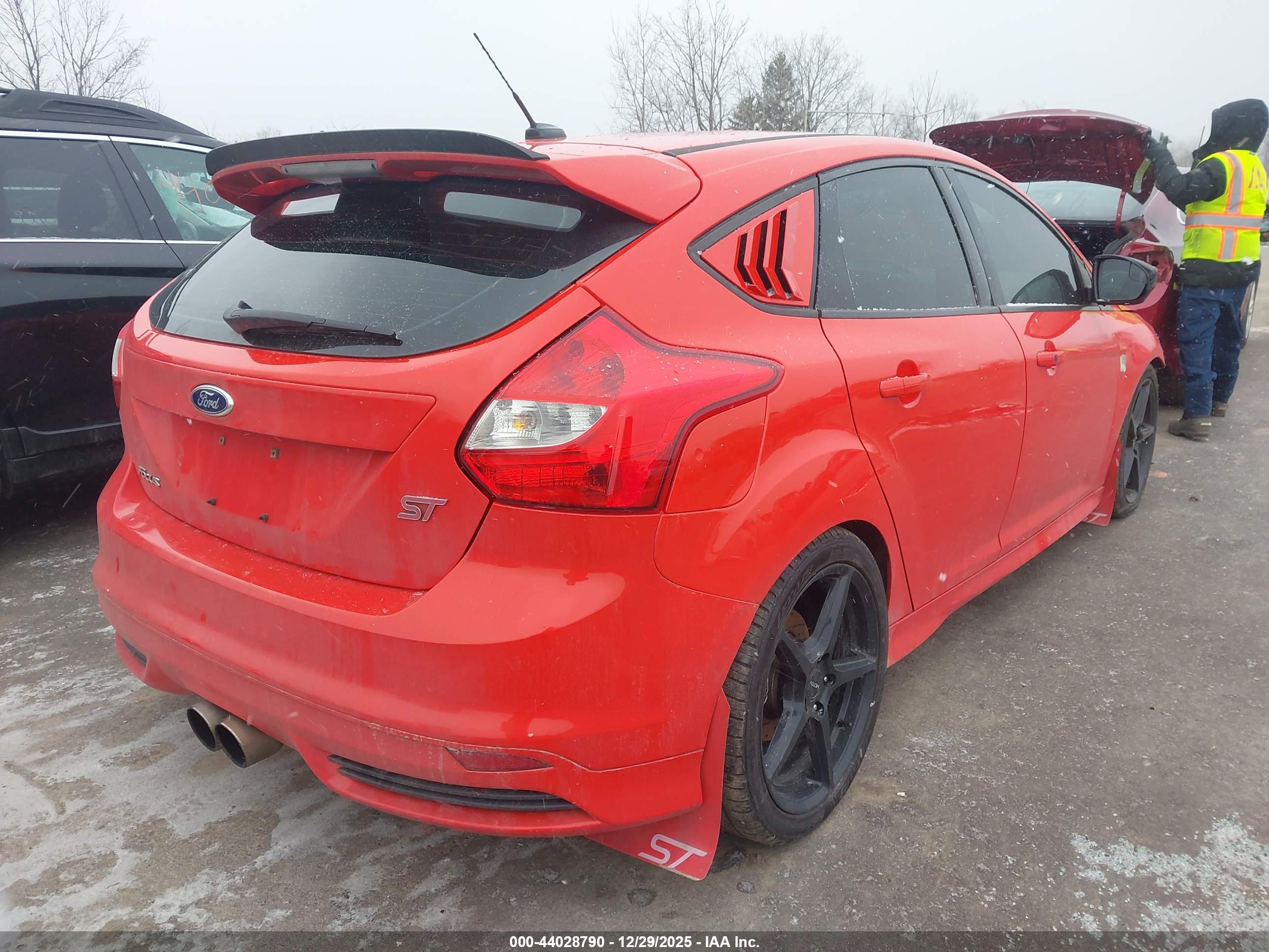 FORD FOCUS image 4