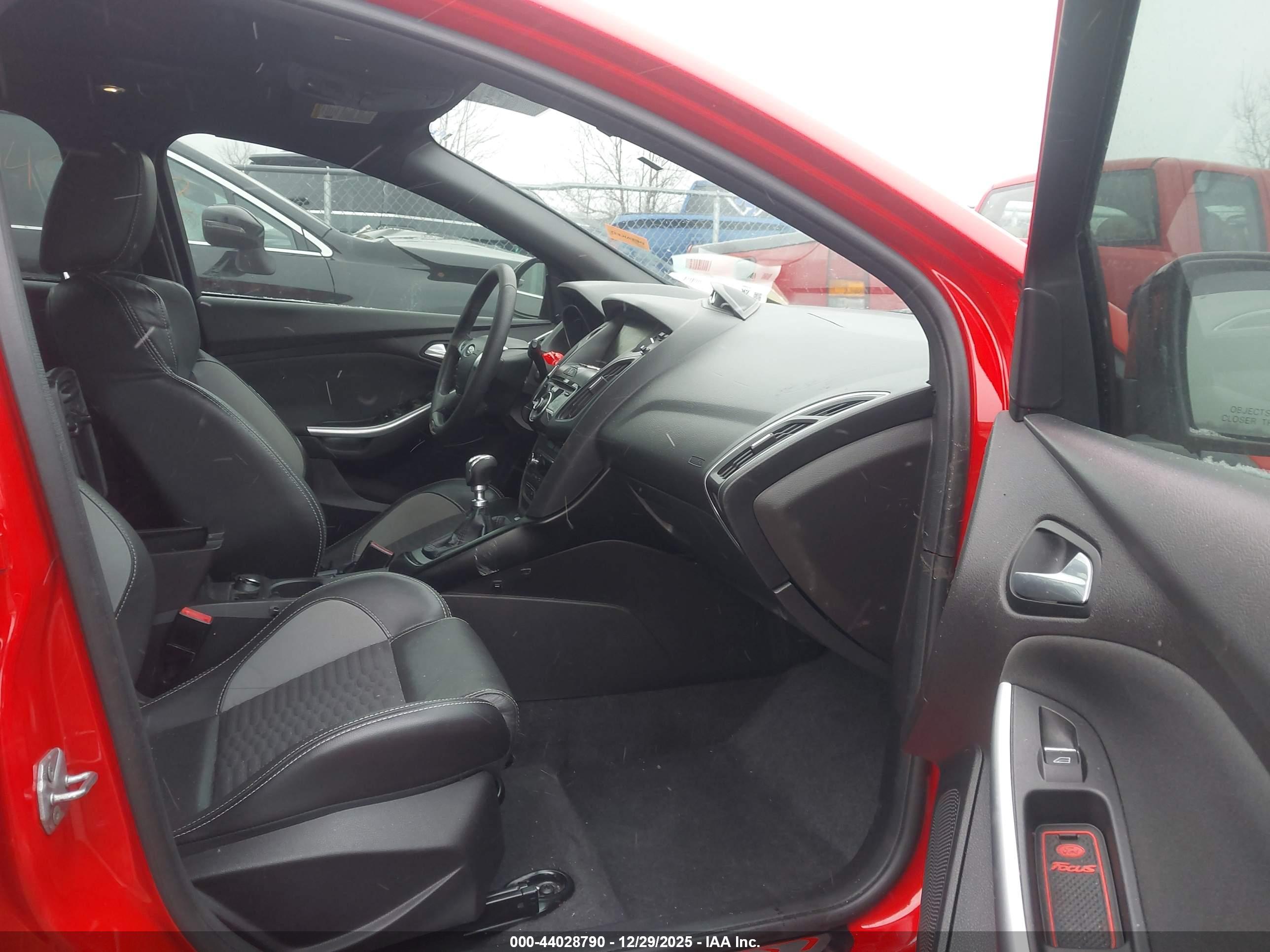 FORD FOCUS image 5