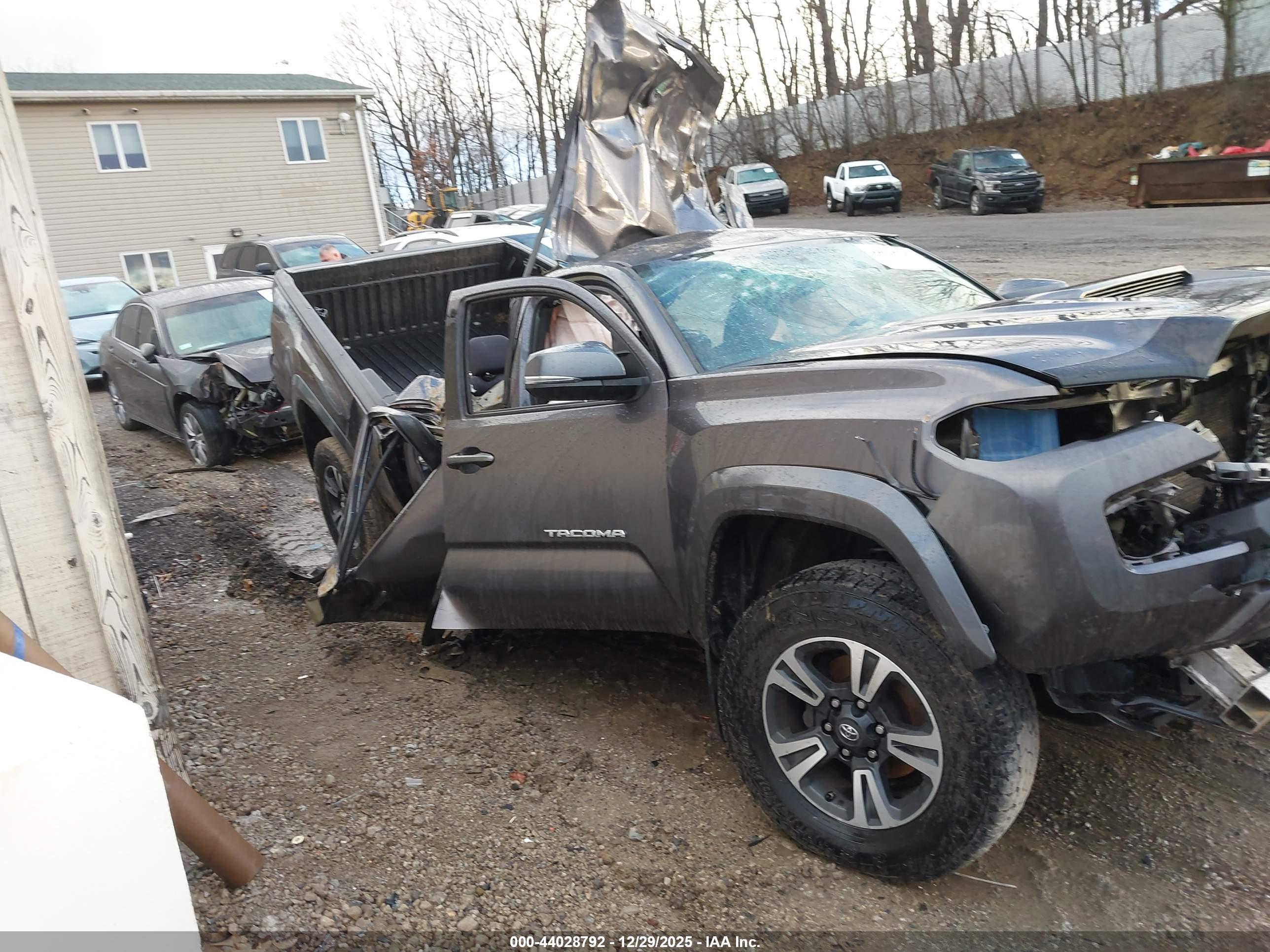 TOYOTA TACOMA image 6