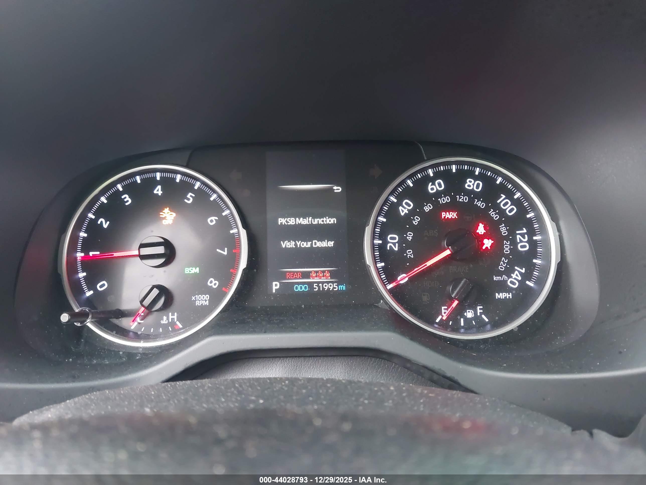 TOYOTA RAV4 image 7