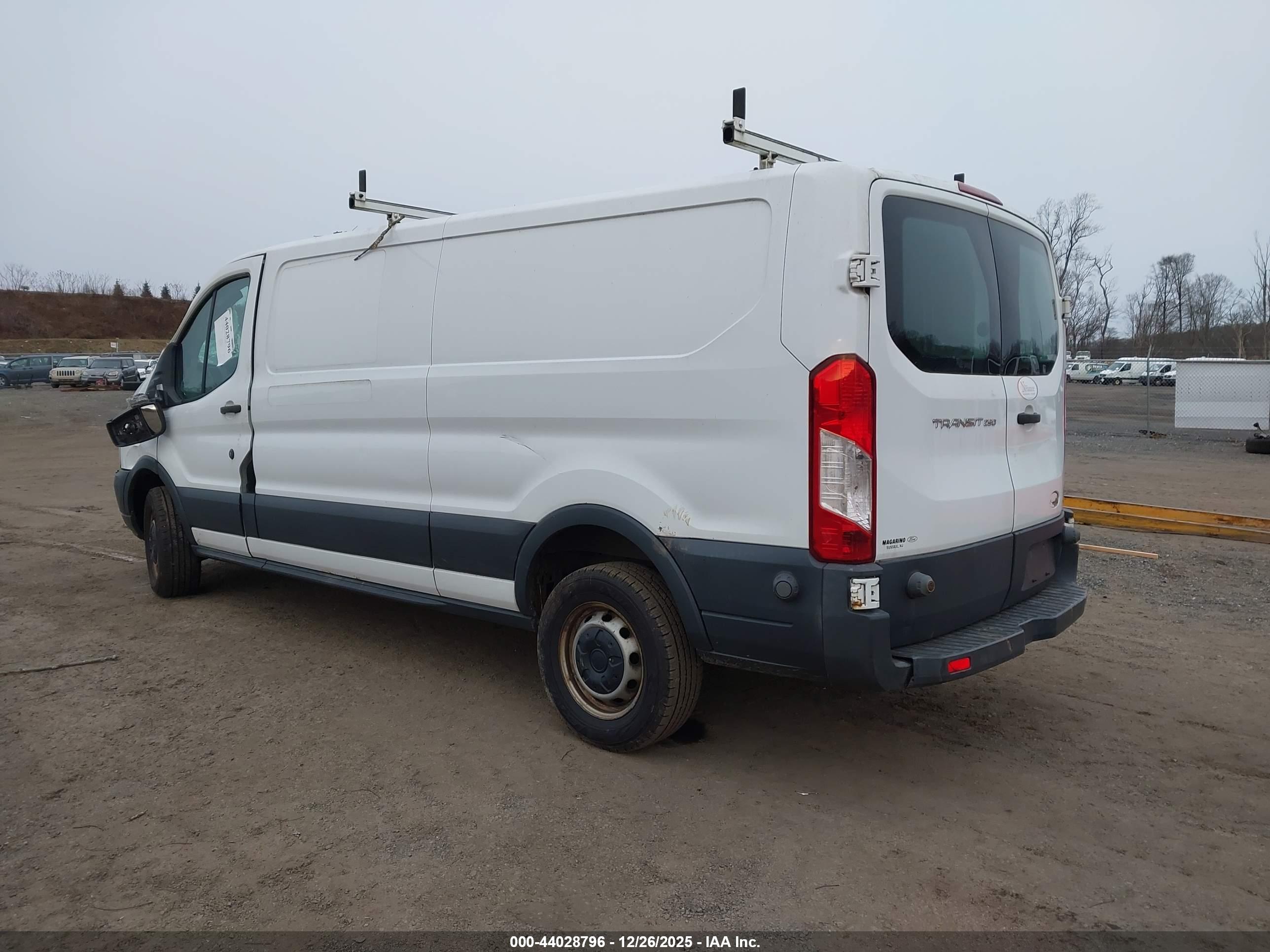 FORD TRANSIT-250 image 3