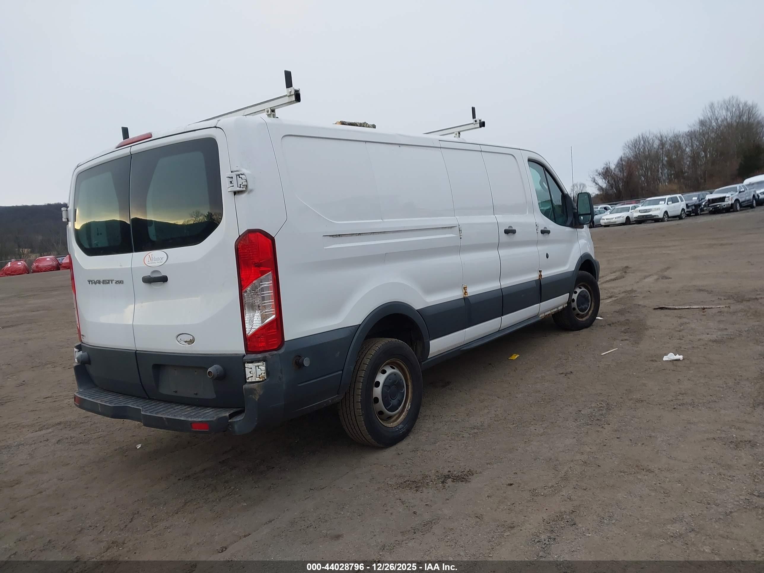 FORD TRANSIT-250 image 4