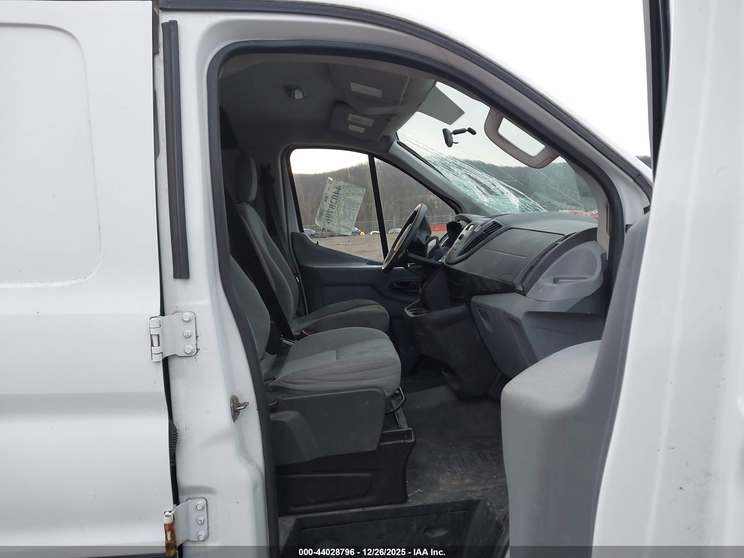 FORD TRANSIT-250 image 5