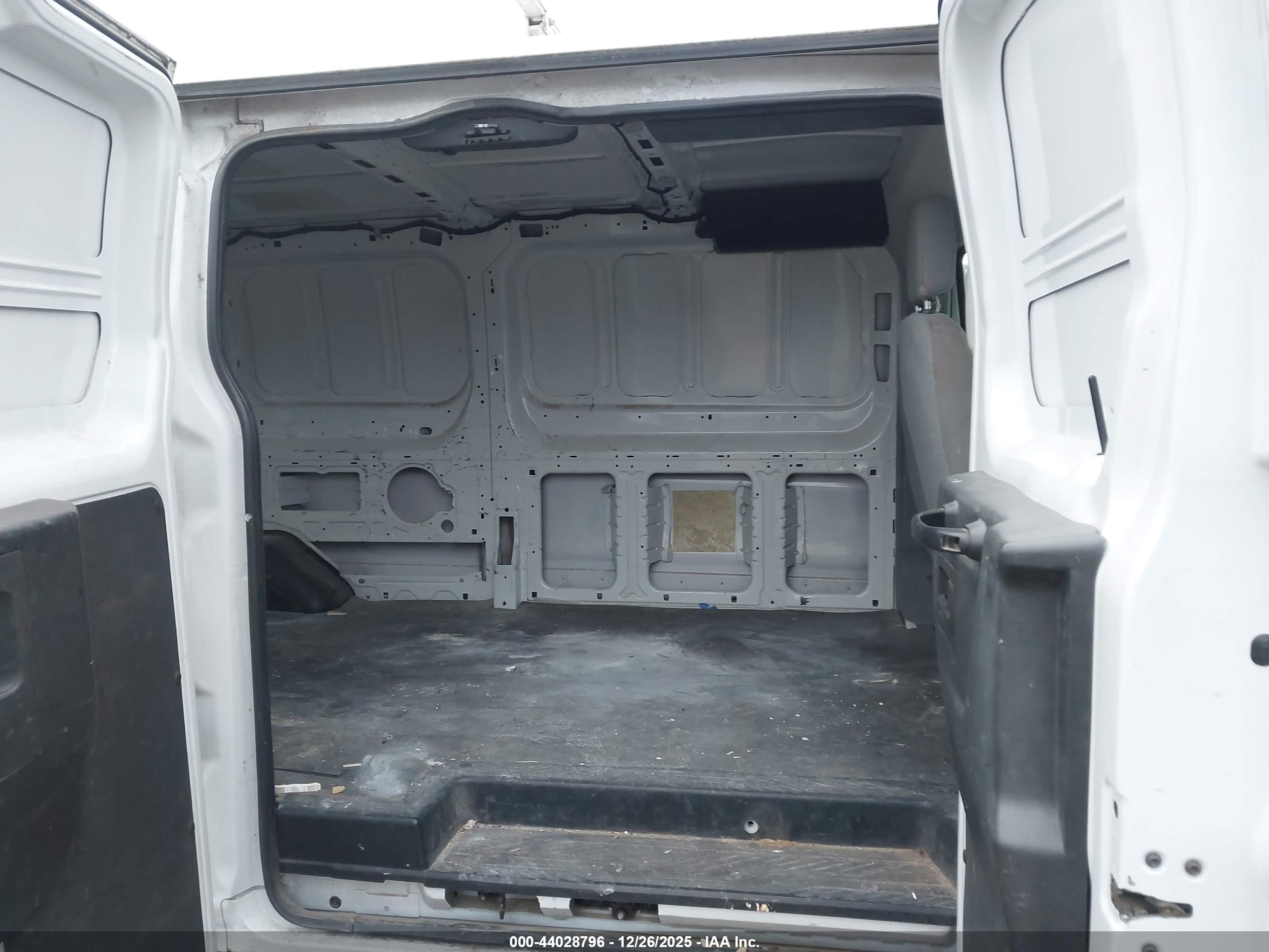 FORD TRANSIT-250 image 8