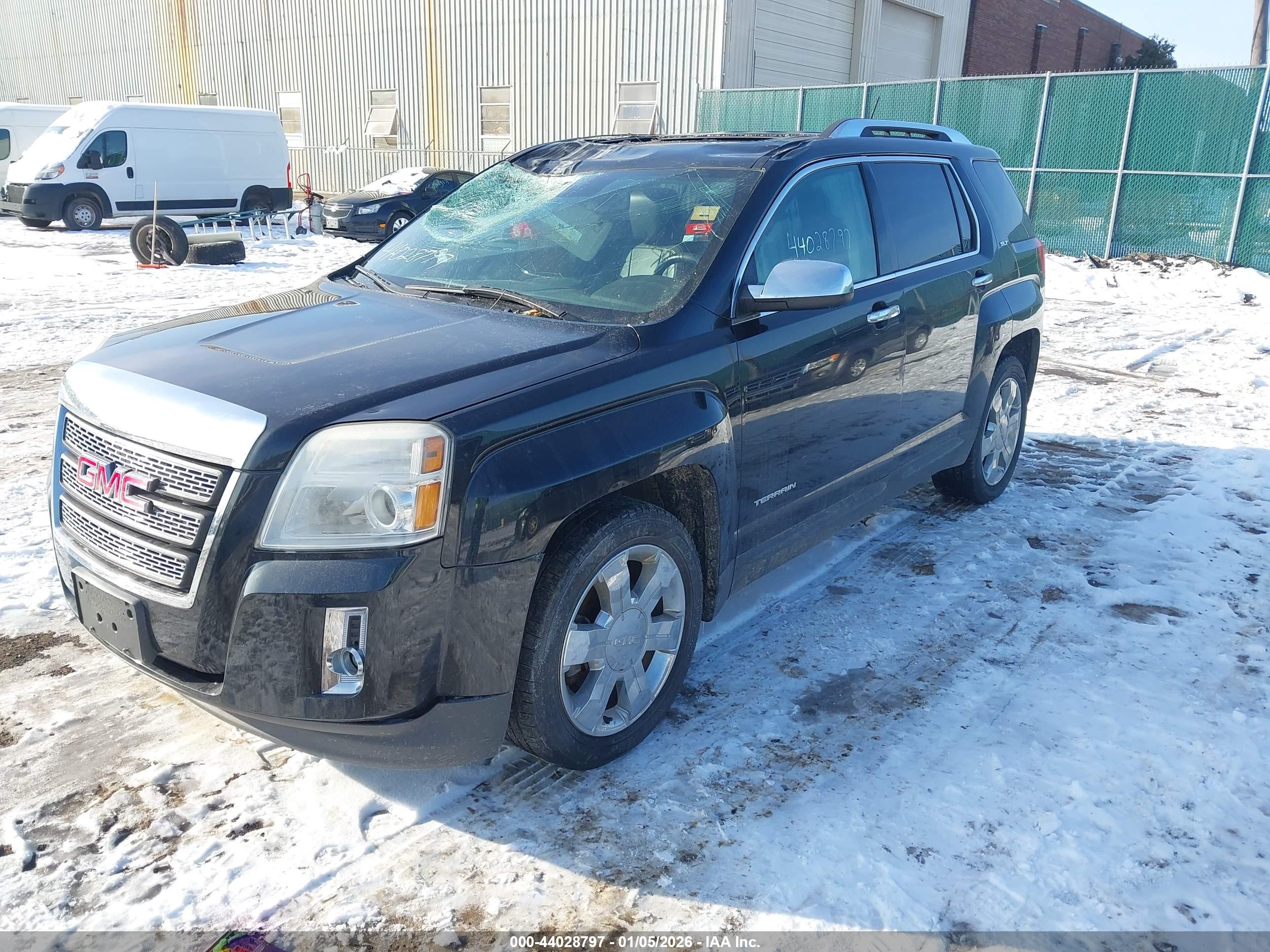 GMC TERRAIN image 2