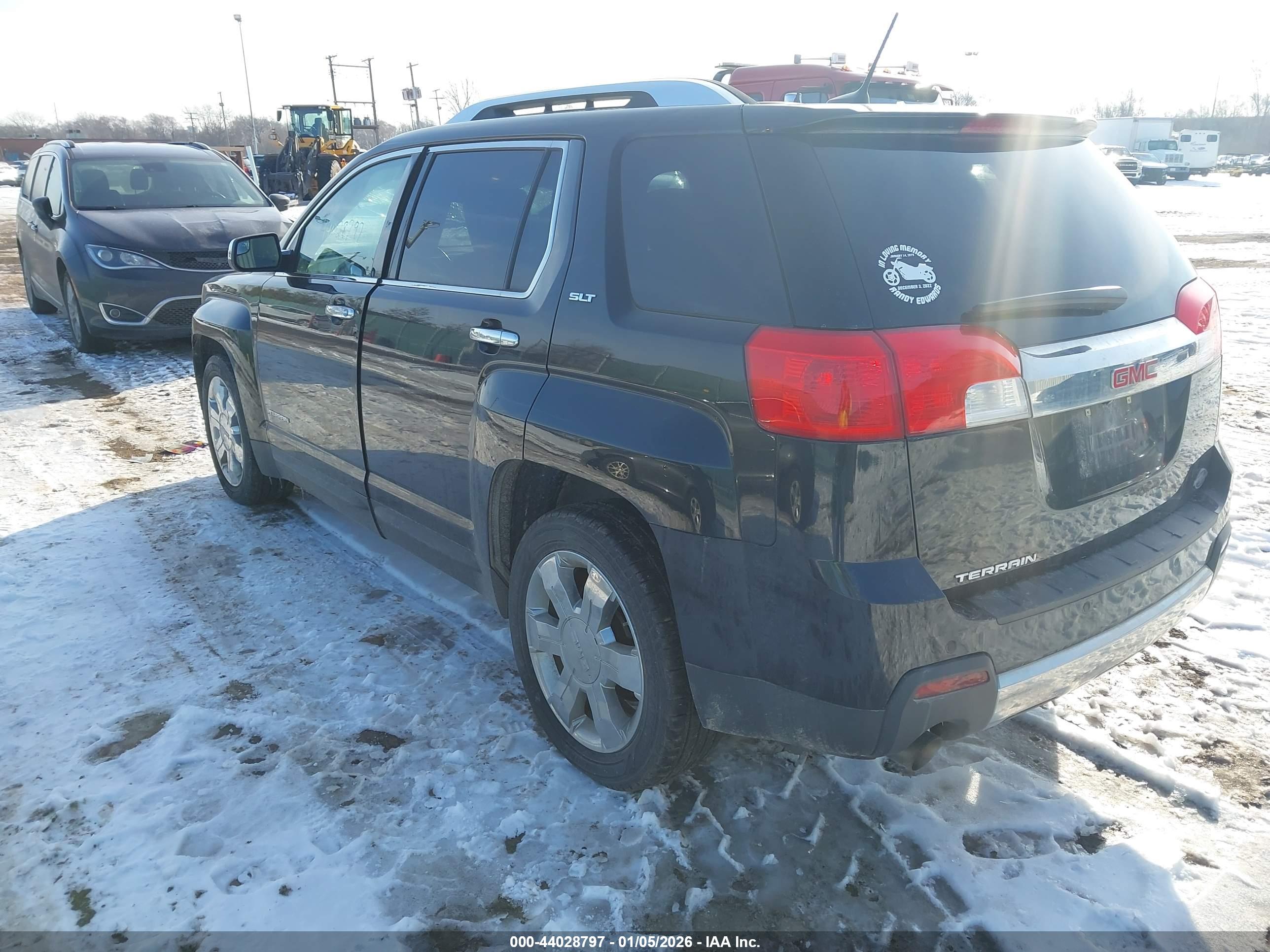 GMC TERRAIN image 3
