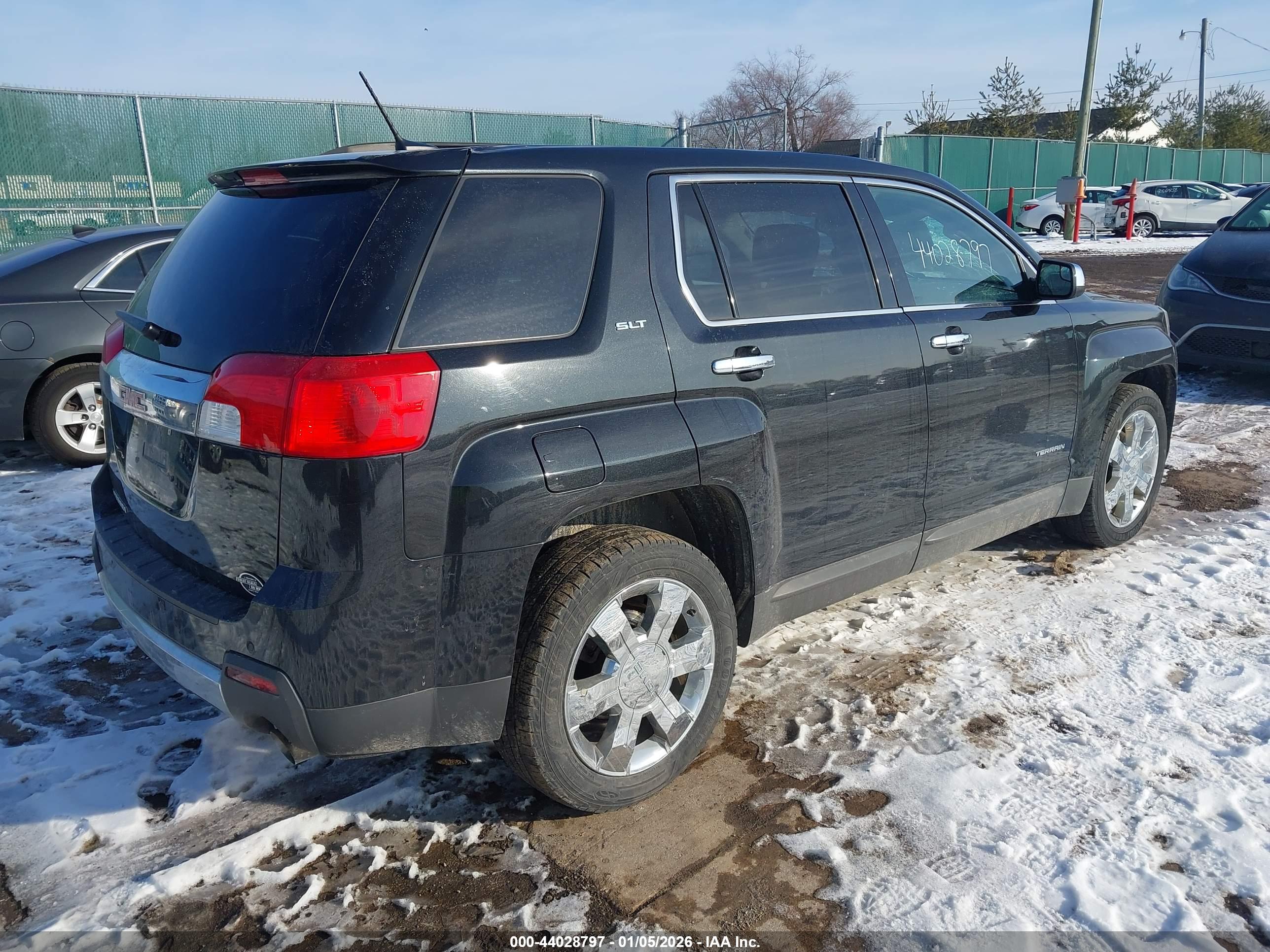 GMC TERRAIN image 4