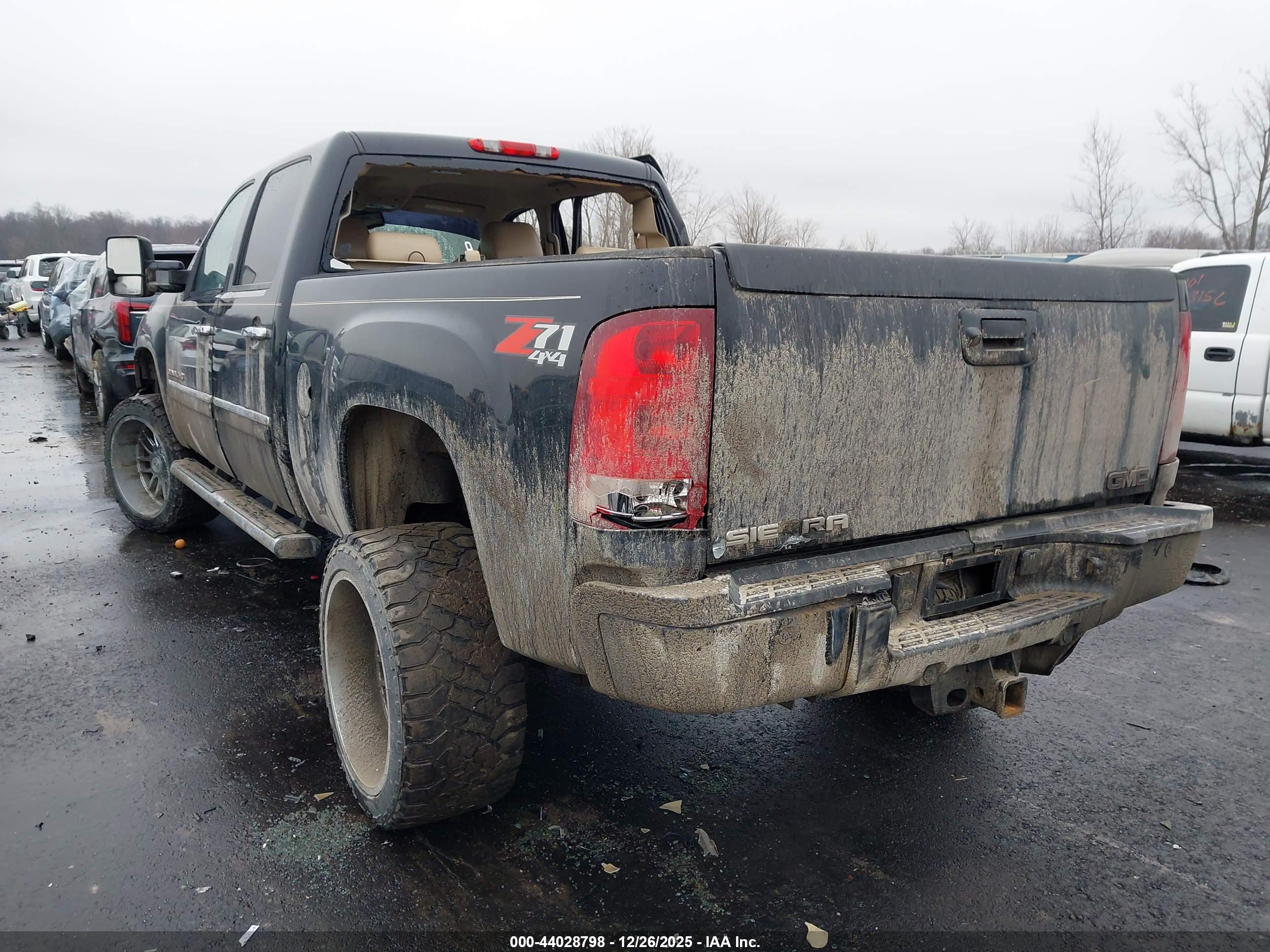 GMC SIERRA image 3