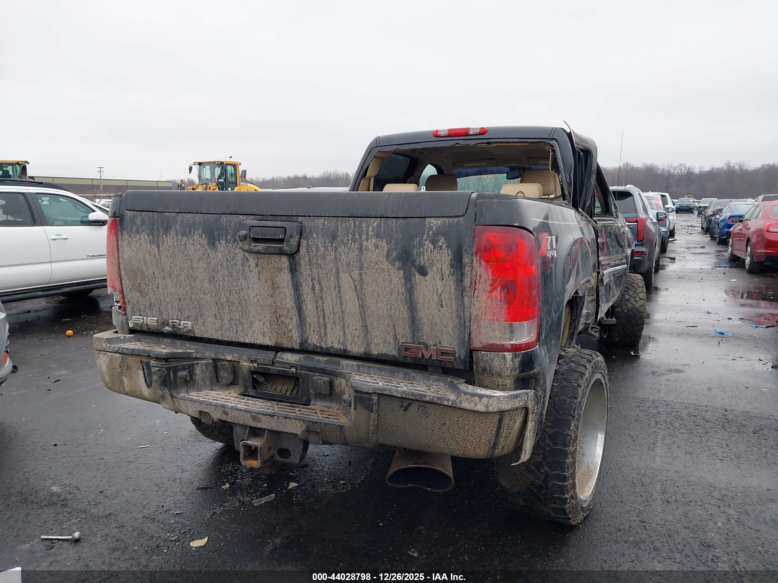 GMC SIERRA image 4