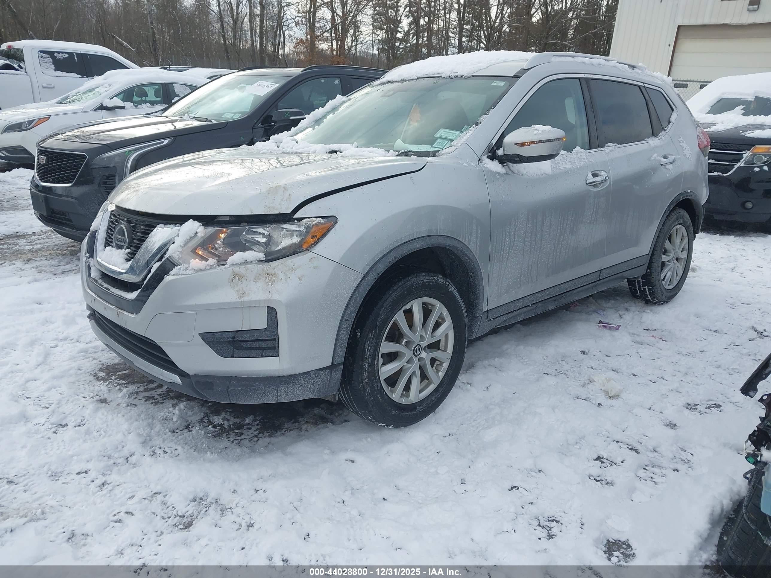 NISSAN ROGUE image 2