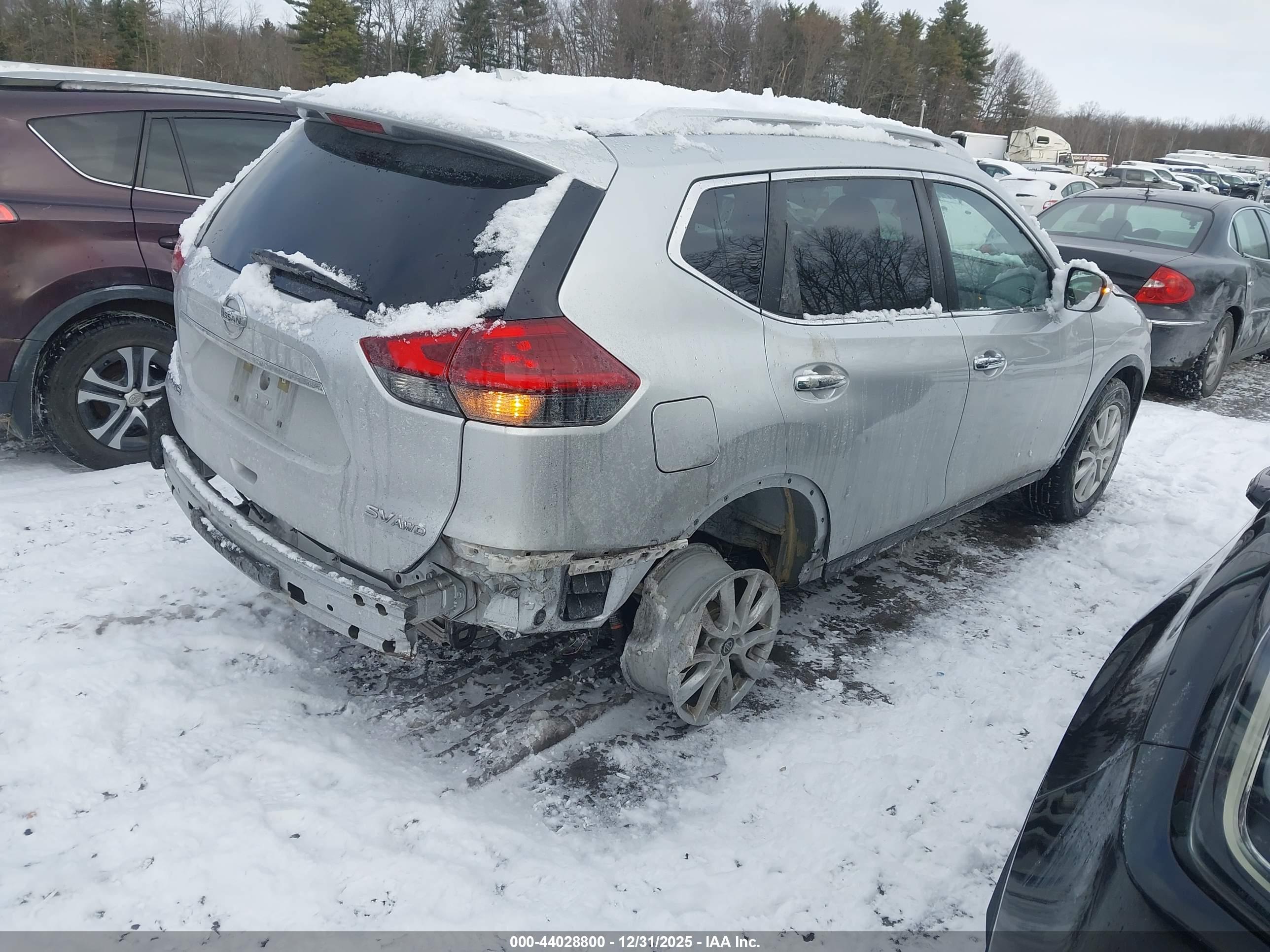 NISSAN ROGUE image 4