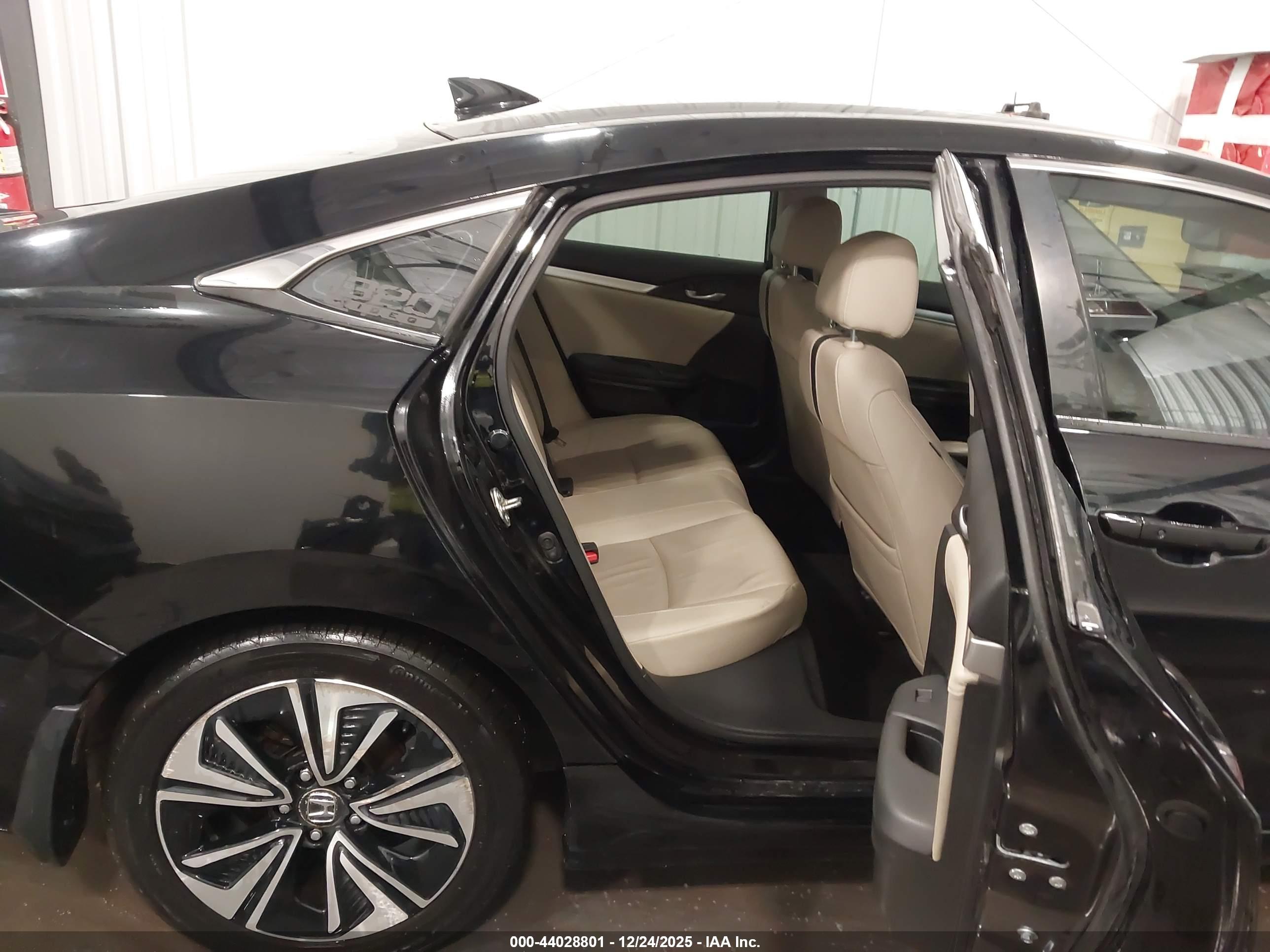 HONDA CIVIC image 8