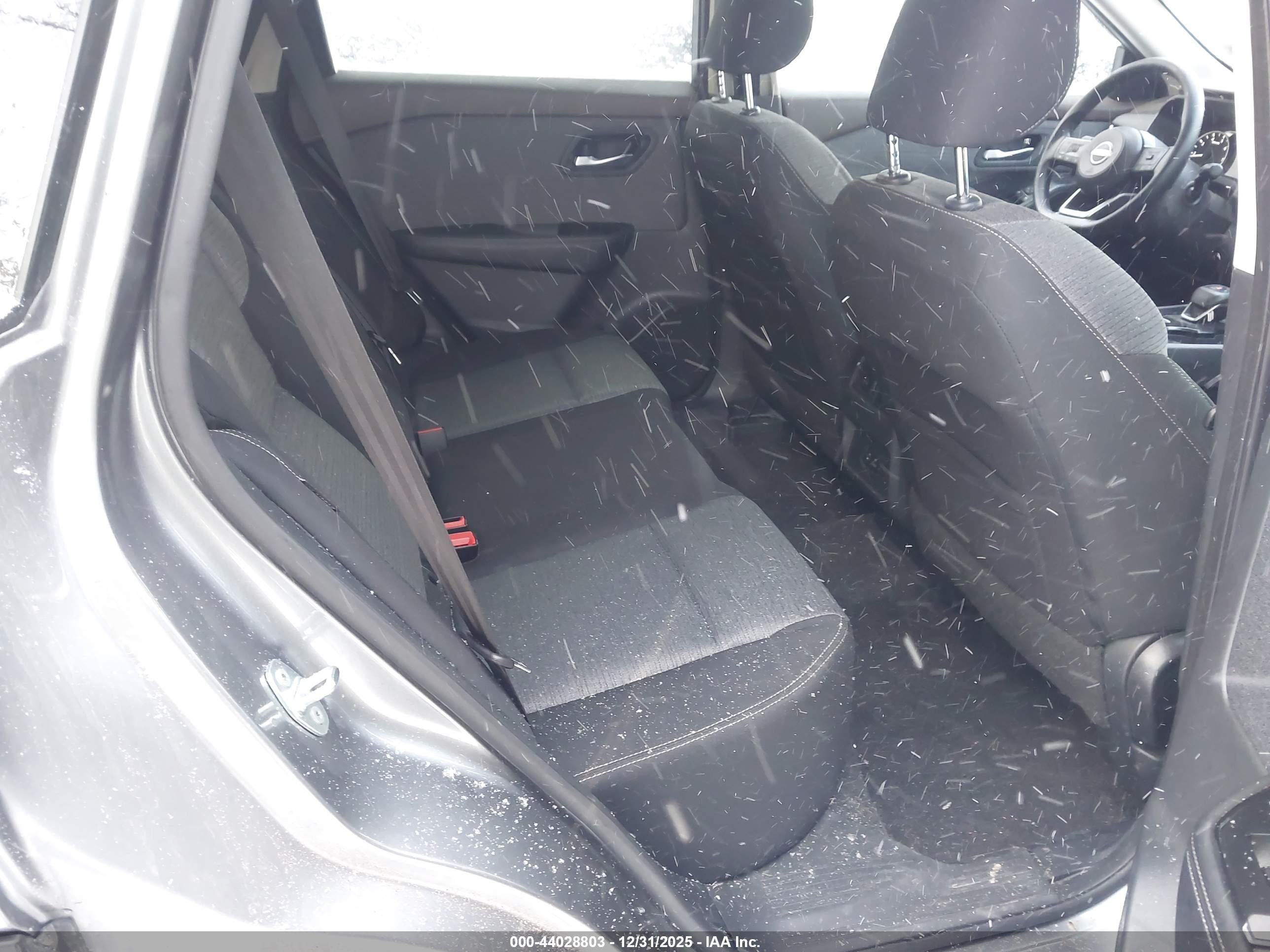 NISSAN ROGUE image 8