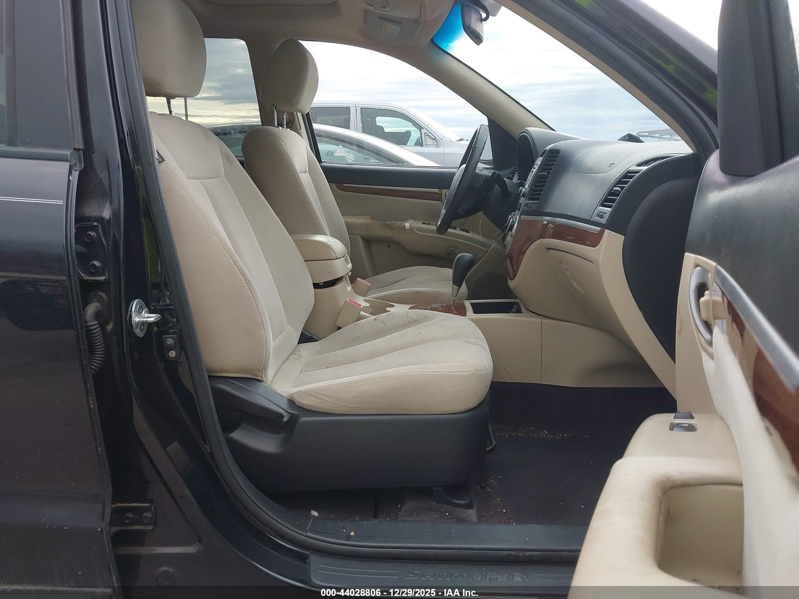 HYUNDAI SANTA image 5