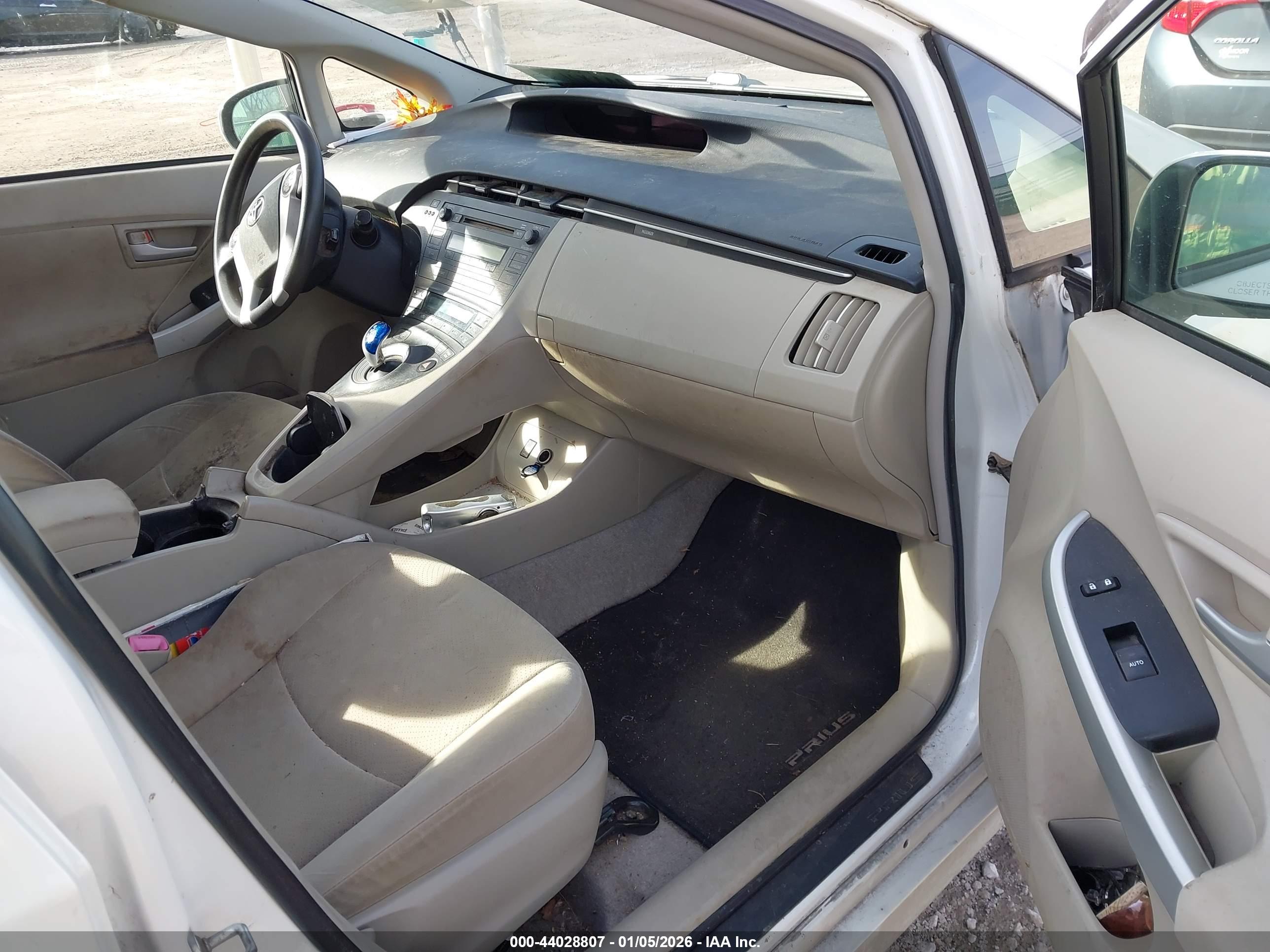 TOYOTA PRIUS image 5