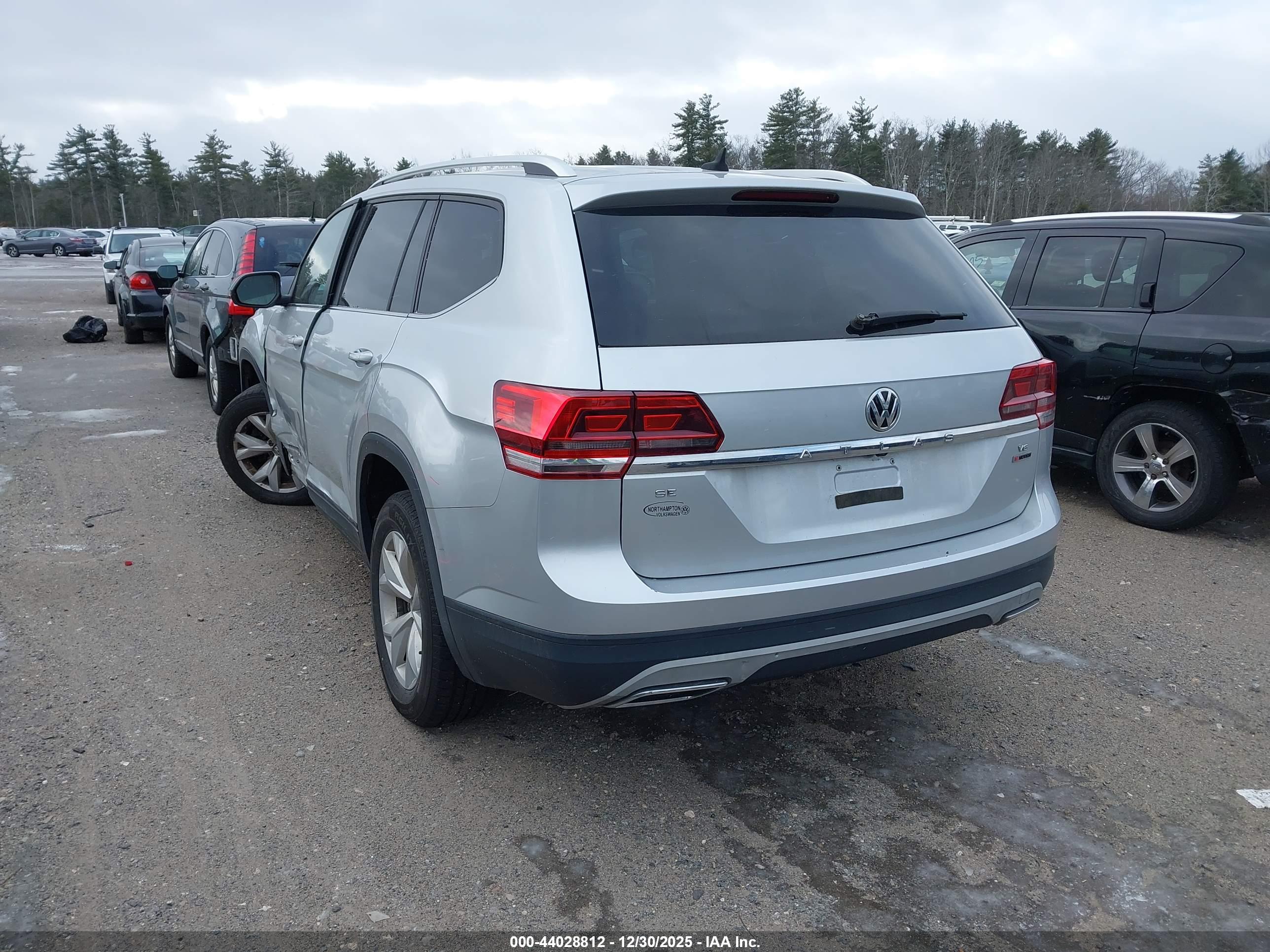 VOLKSWAGEN ATLAS image 3