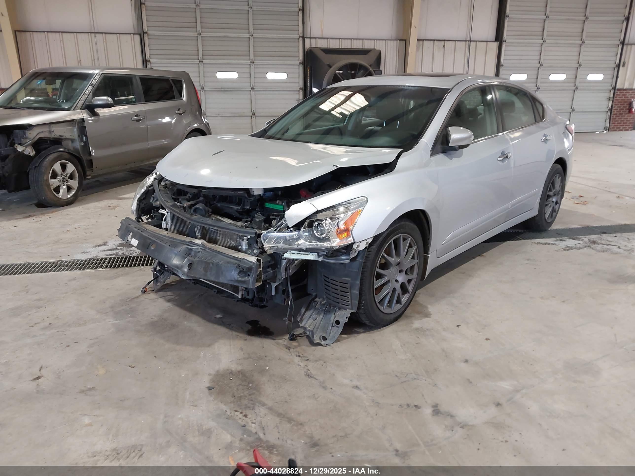 NISSAN ALTIMA image 2