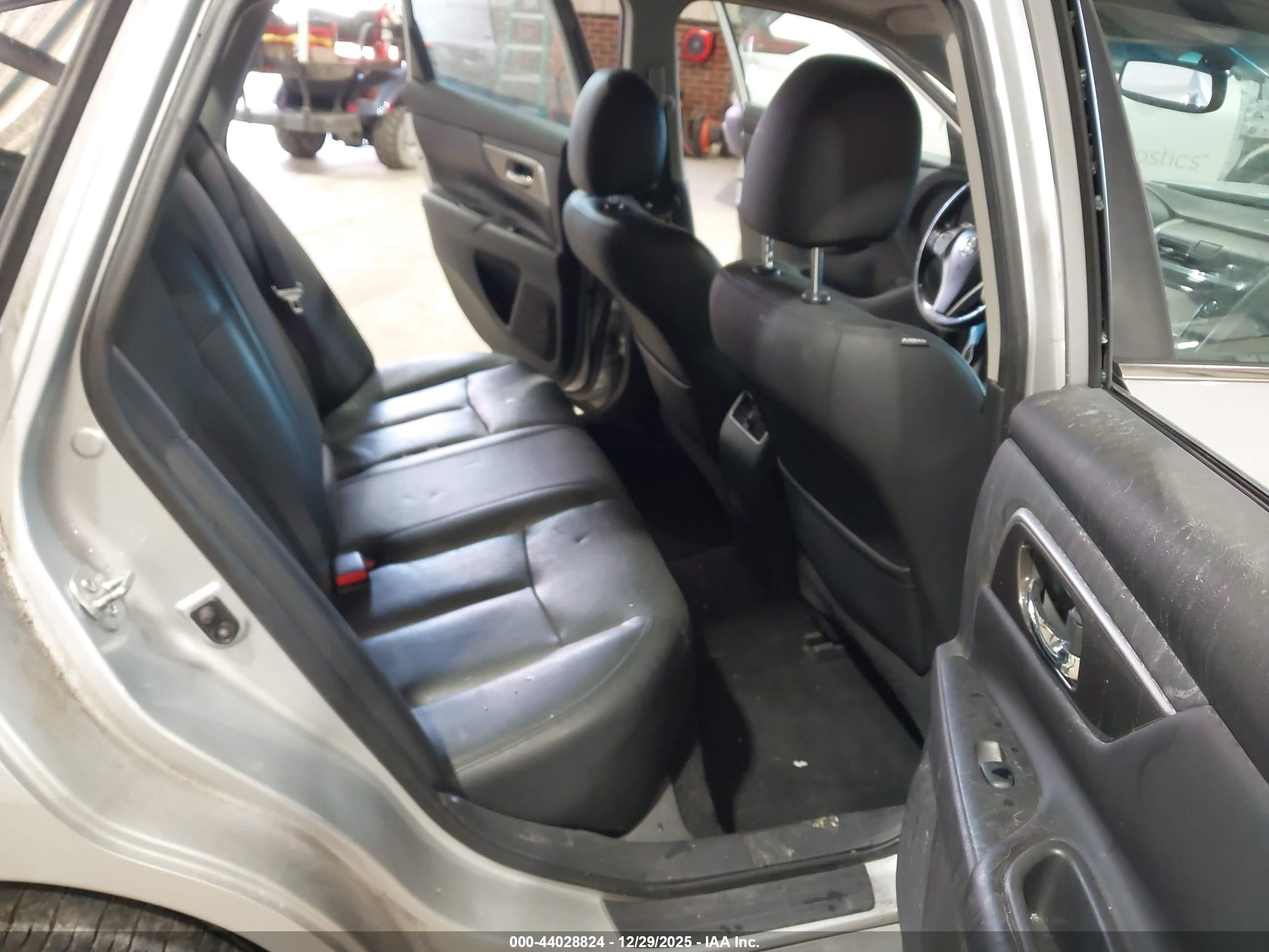NISSAN ALTIMA image 8