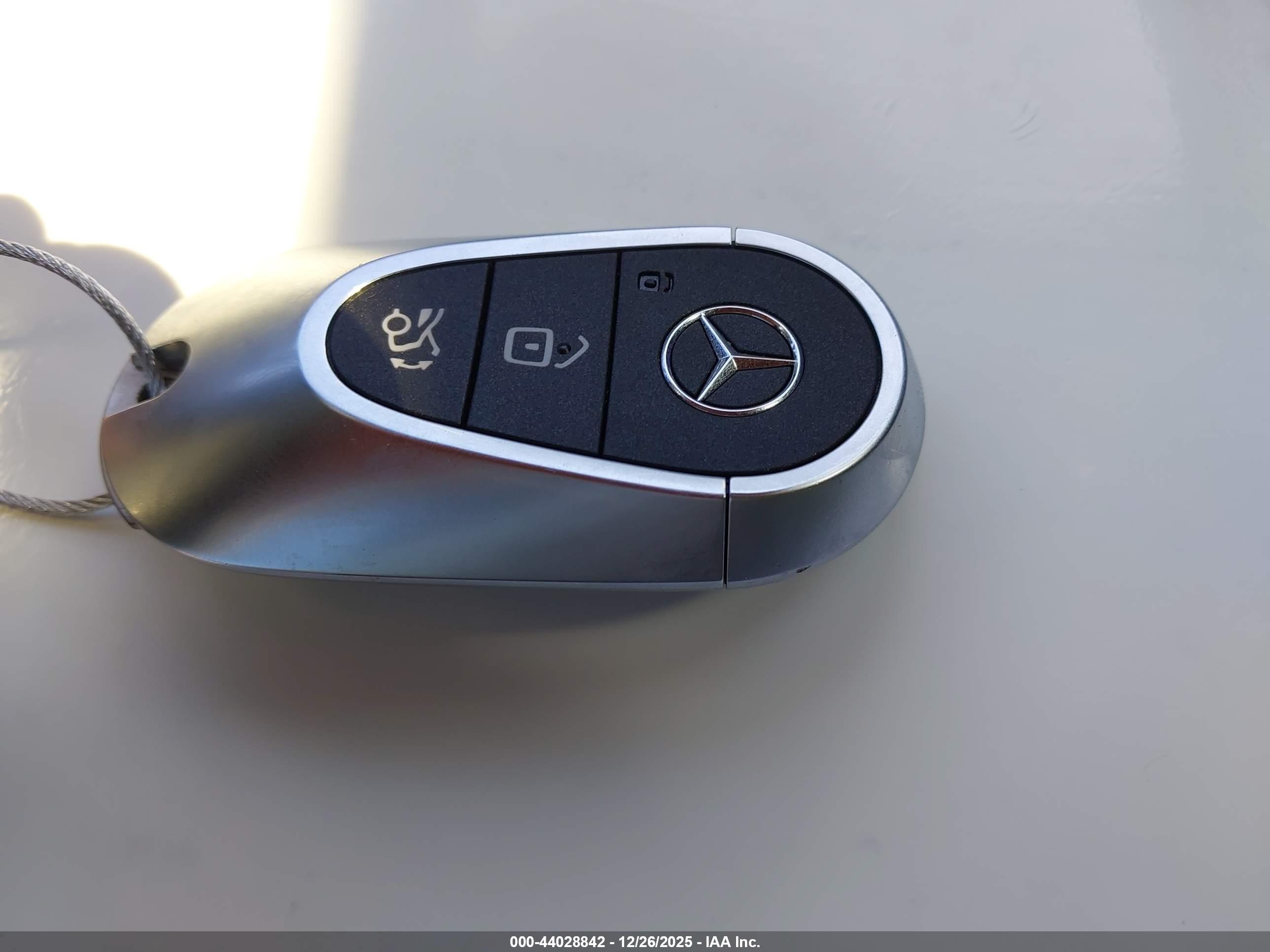 MERCEDES-BENZ C image 11