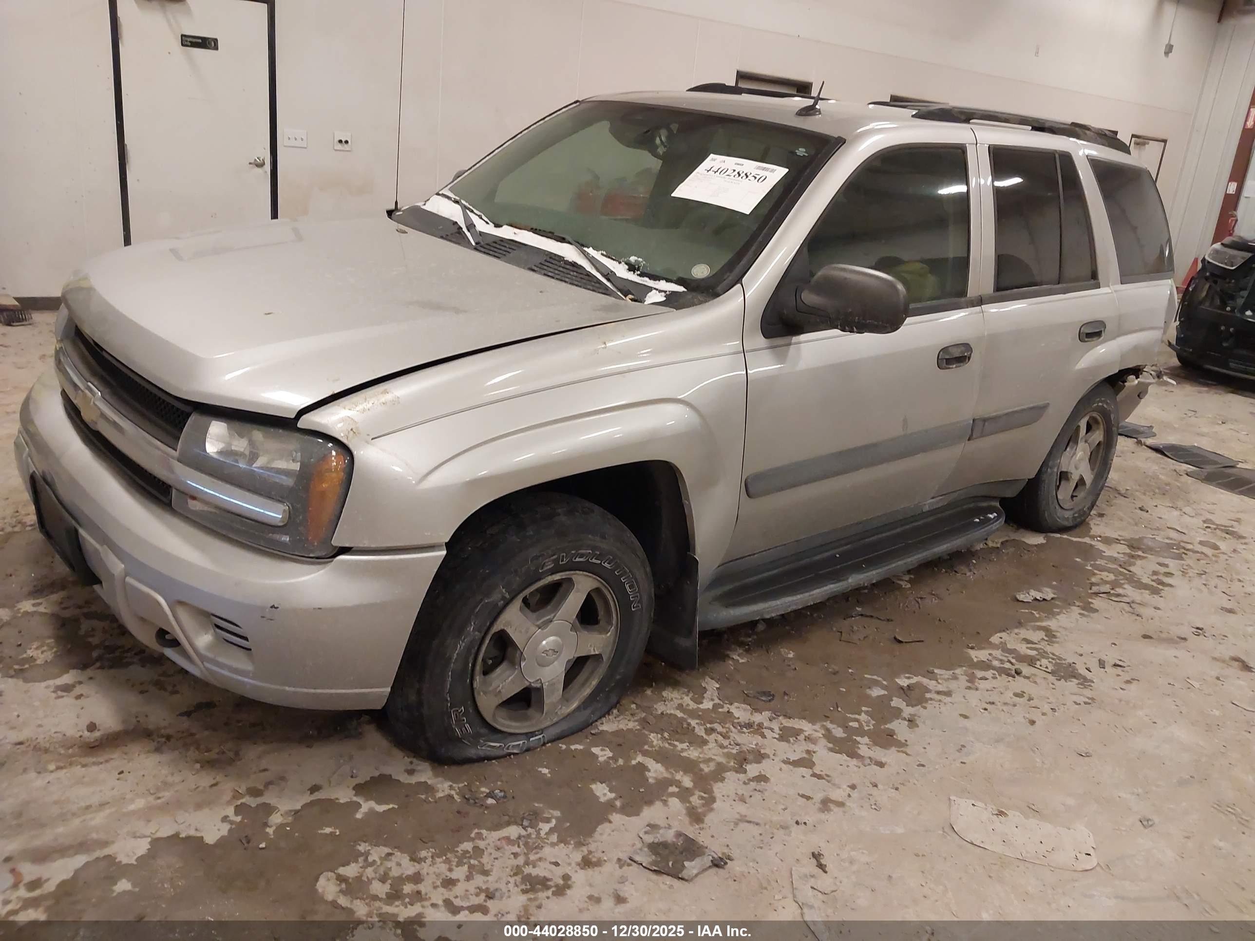 CHEVROLET TRAILBLAZER image 2