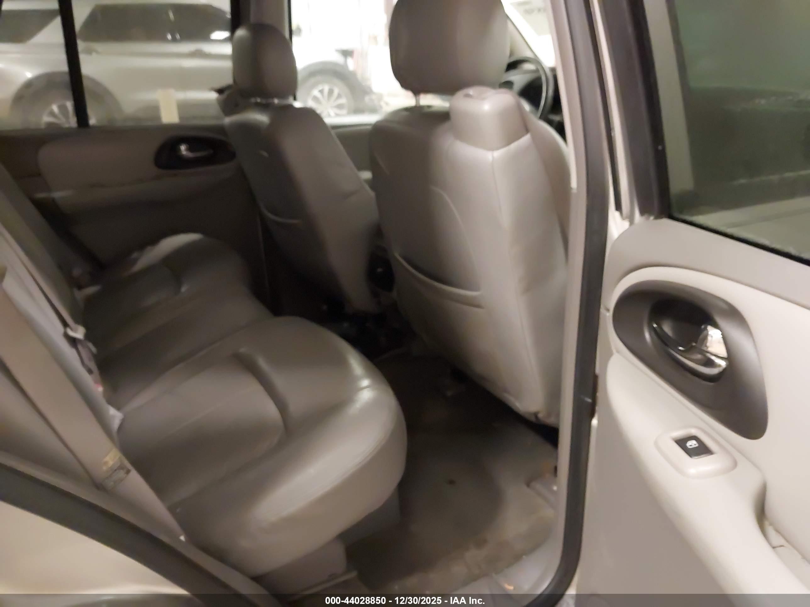 CHEVROLET TRAILBLAZER image 8