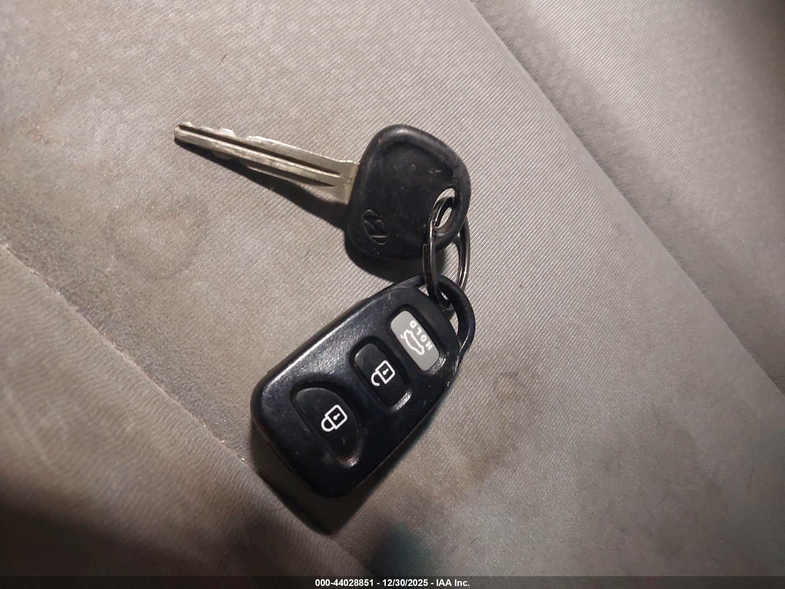 HYUNDAI ELANTRA image 11