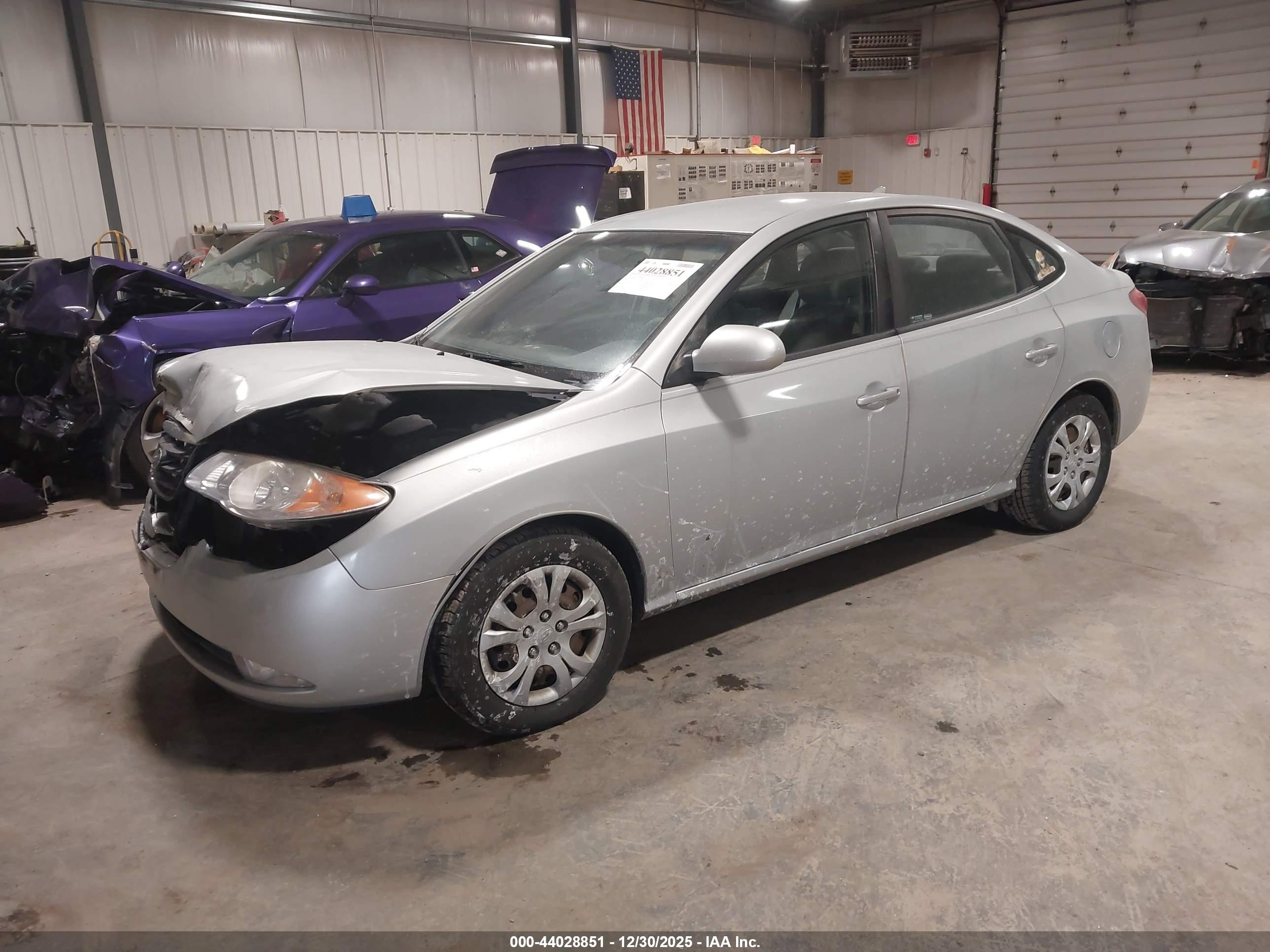 HYUNDAI ELANTRA image 2