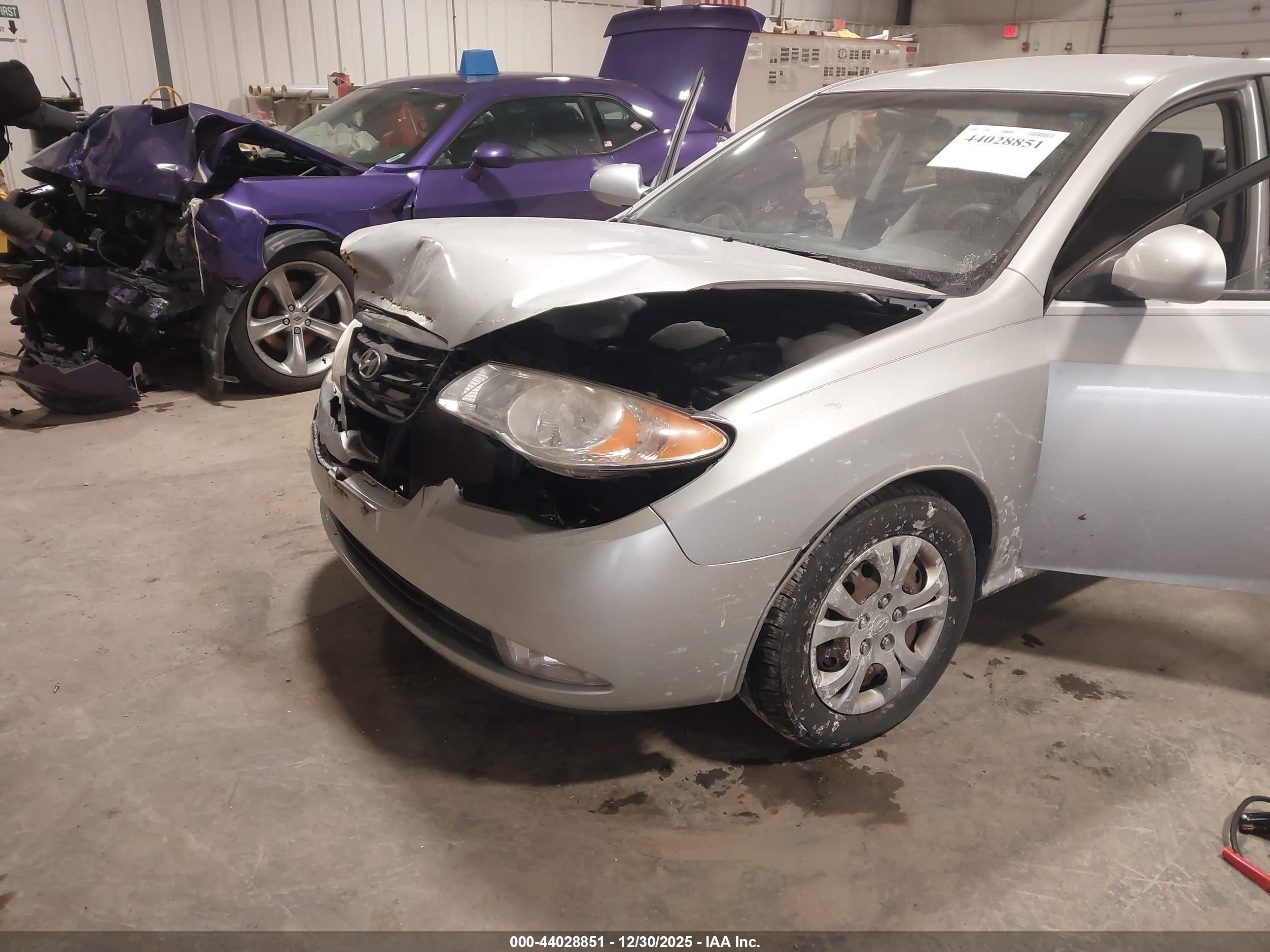 HYUNDAI ELANTRA image 6