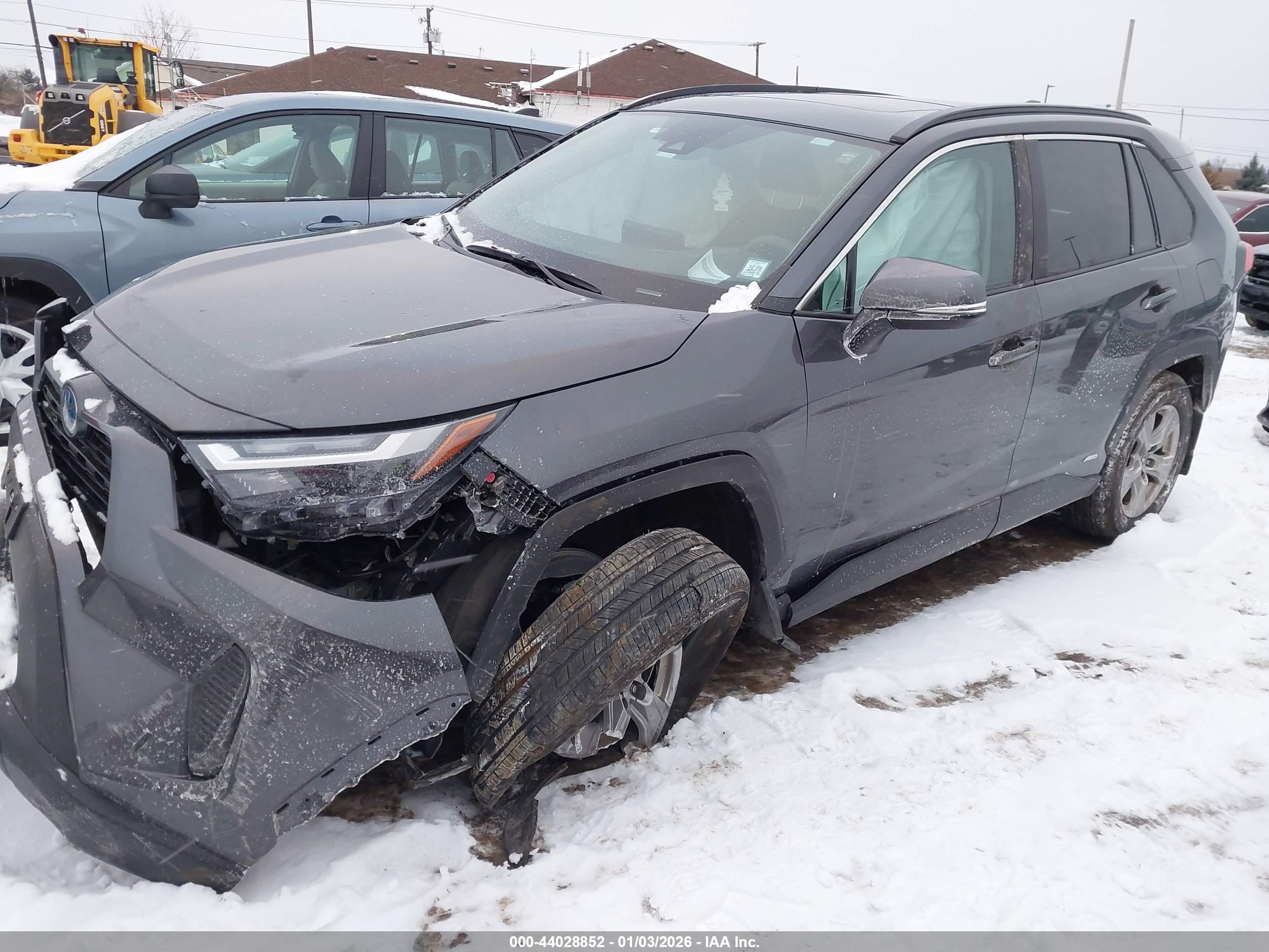 TOYOTA RAV4 image 2
