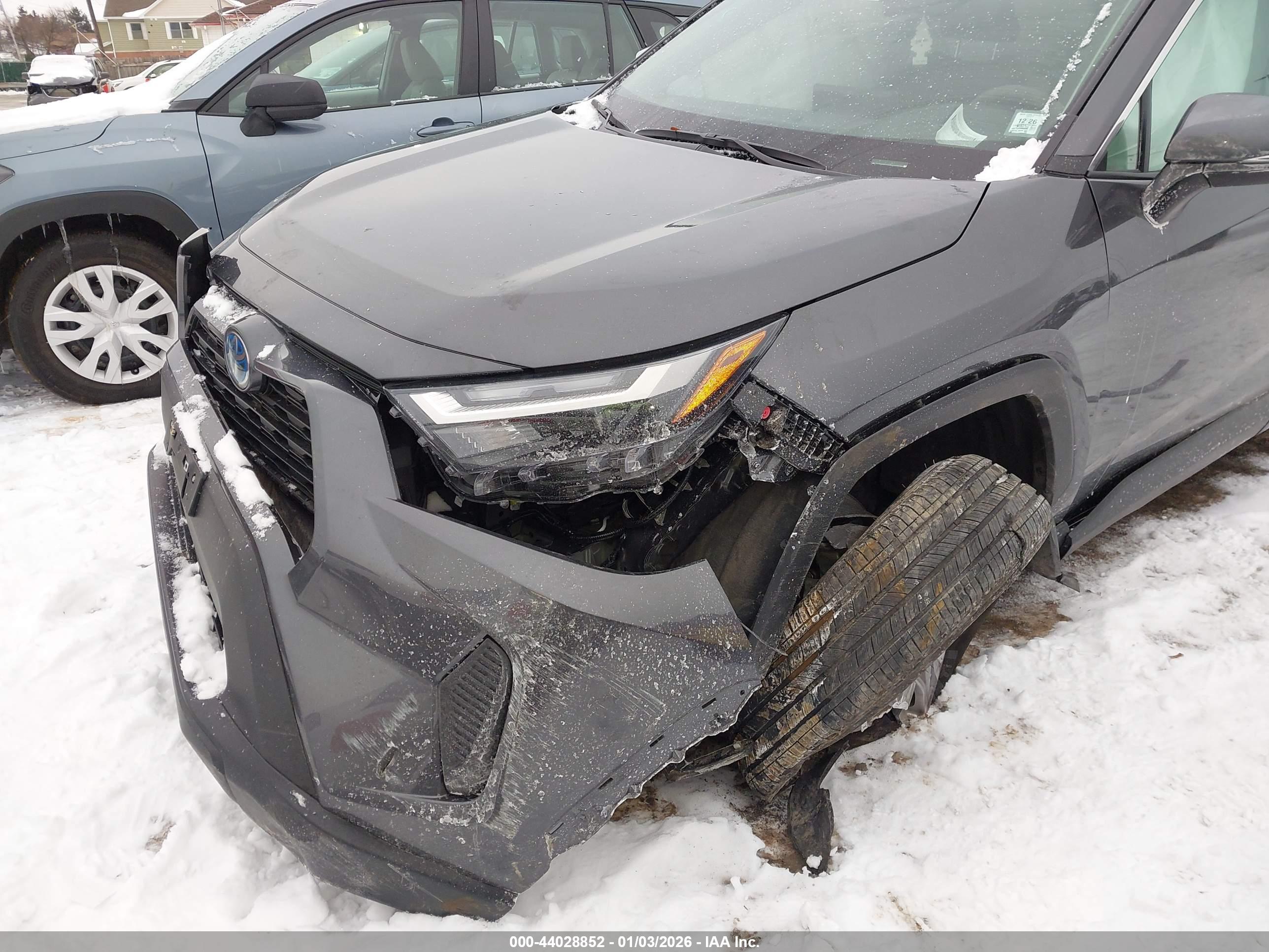 TOYOTA RAV4 image 6