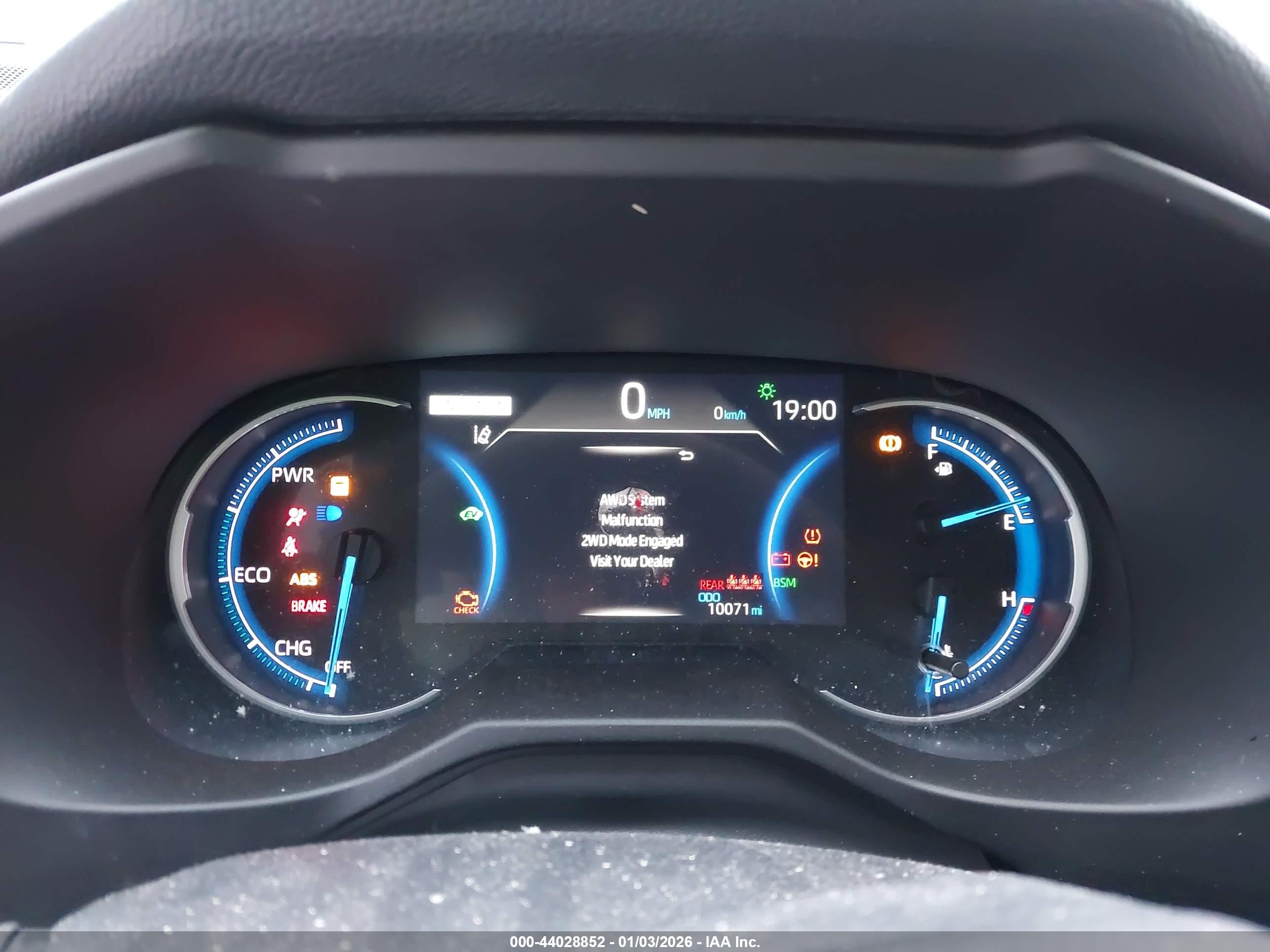 TOYOTA RAV4 image 7