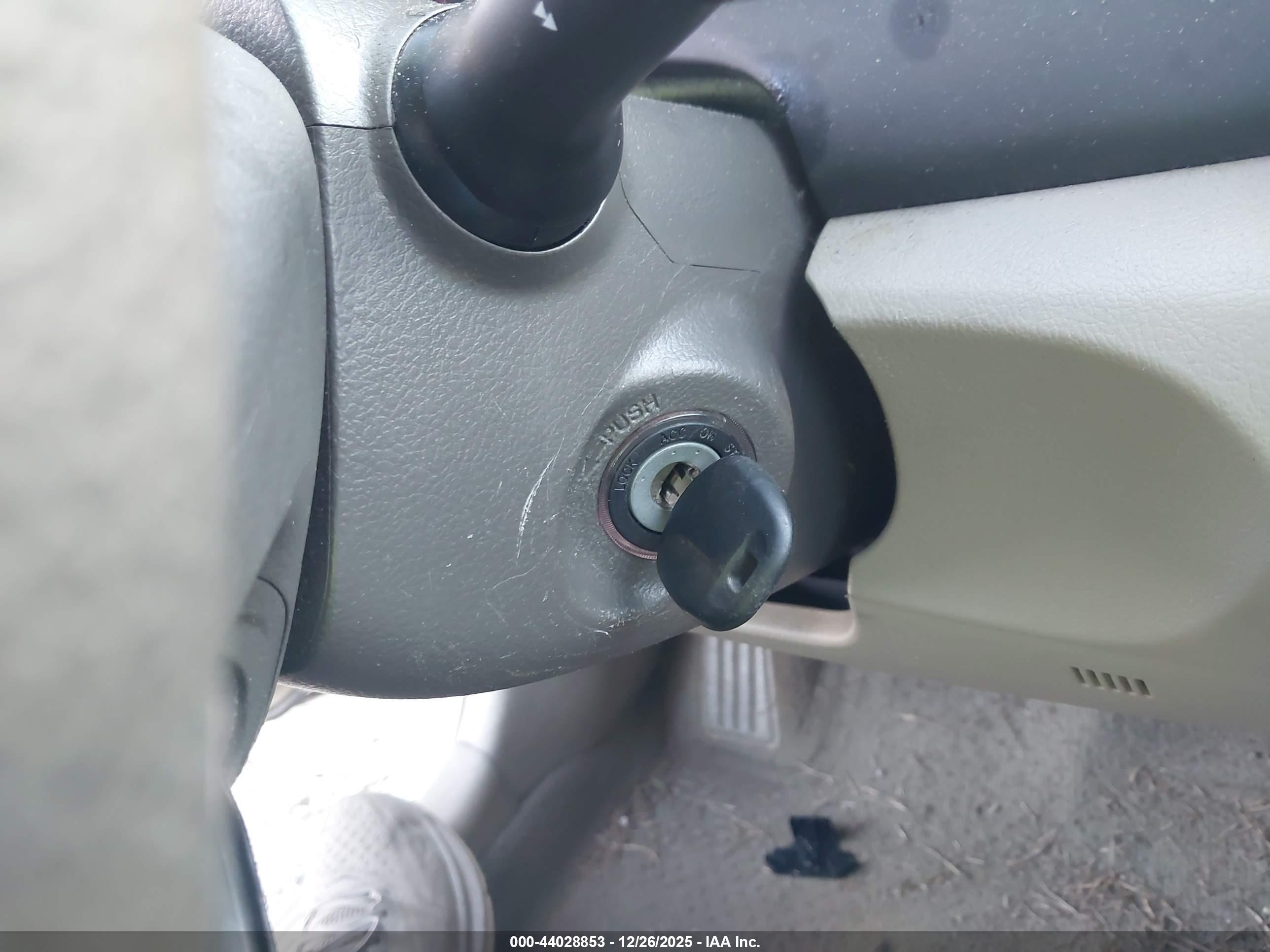 TOYOTA CAMRY image 11