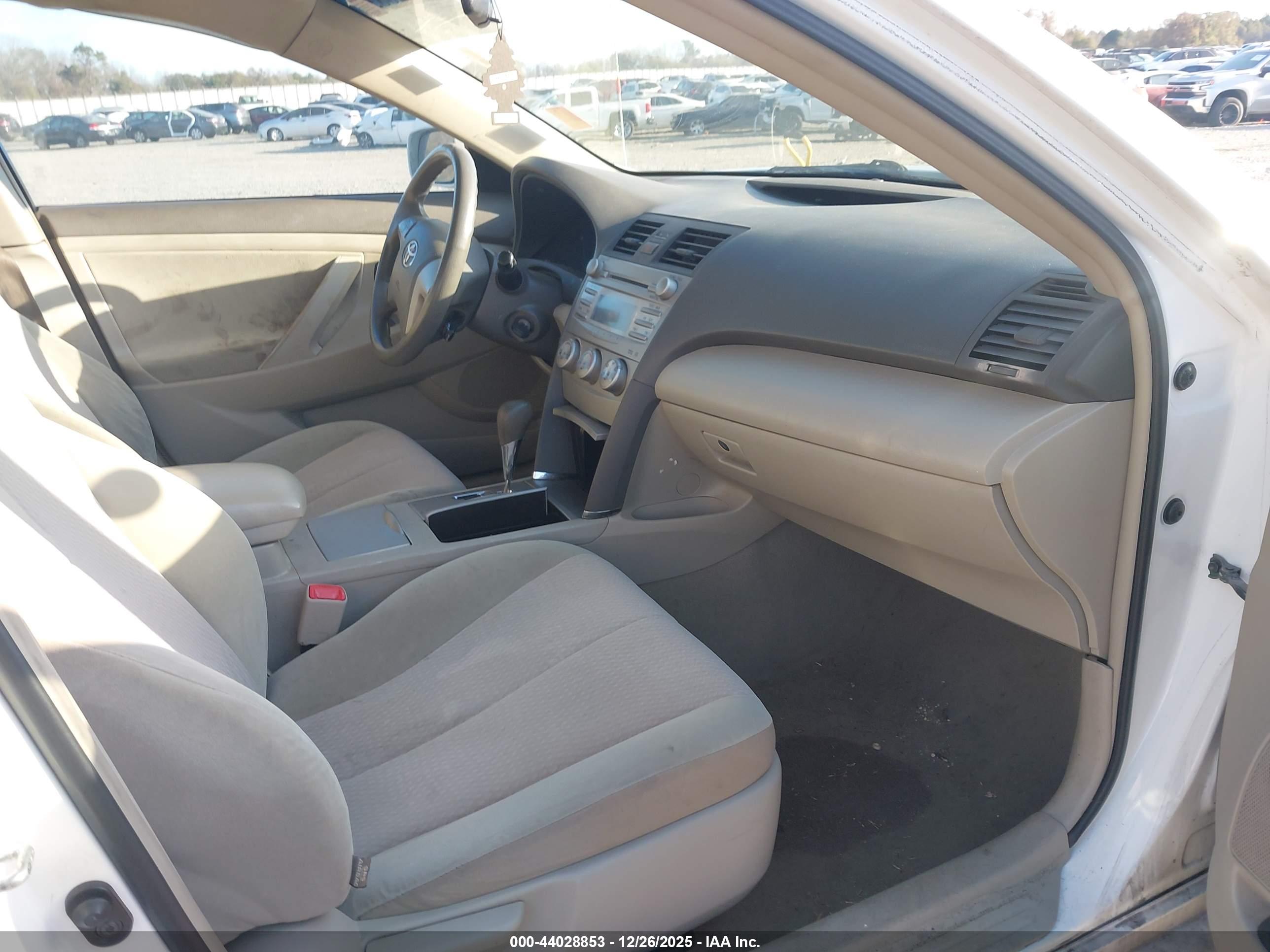 TOYOTA CAMRY image 5