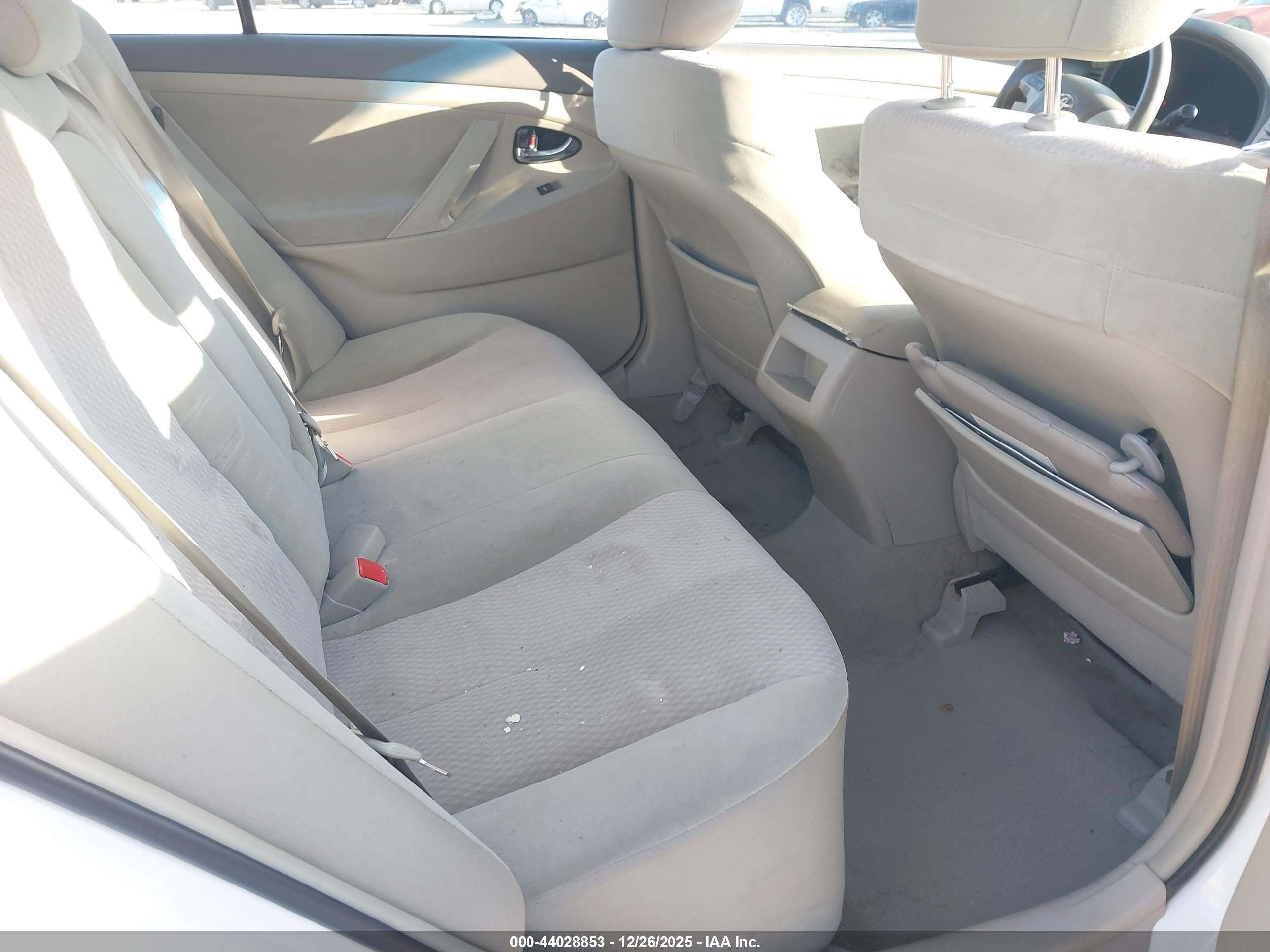 TOYOTA CAMRY image 8