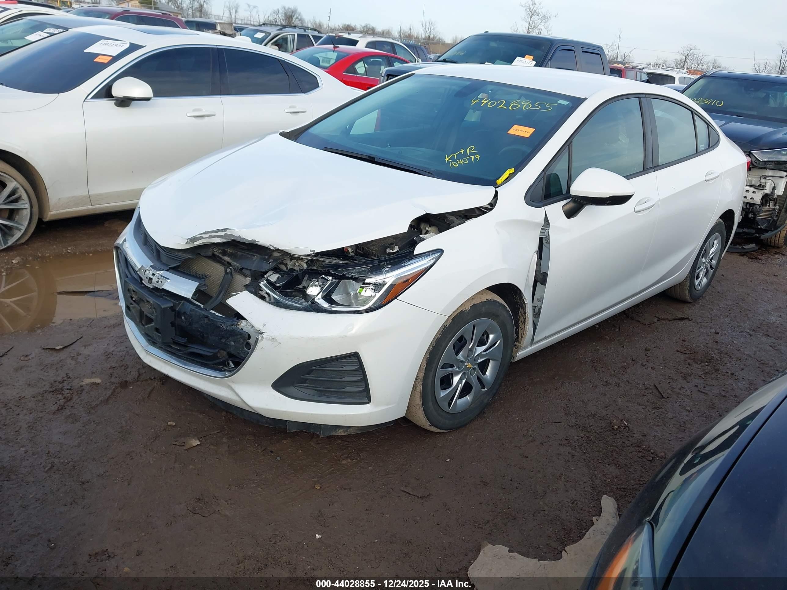 CHEVROLET CRUZE image 2
