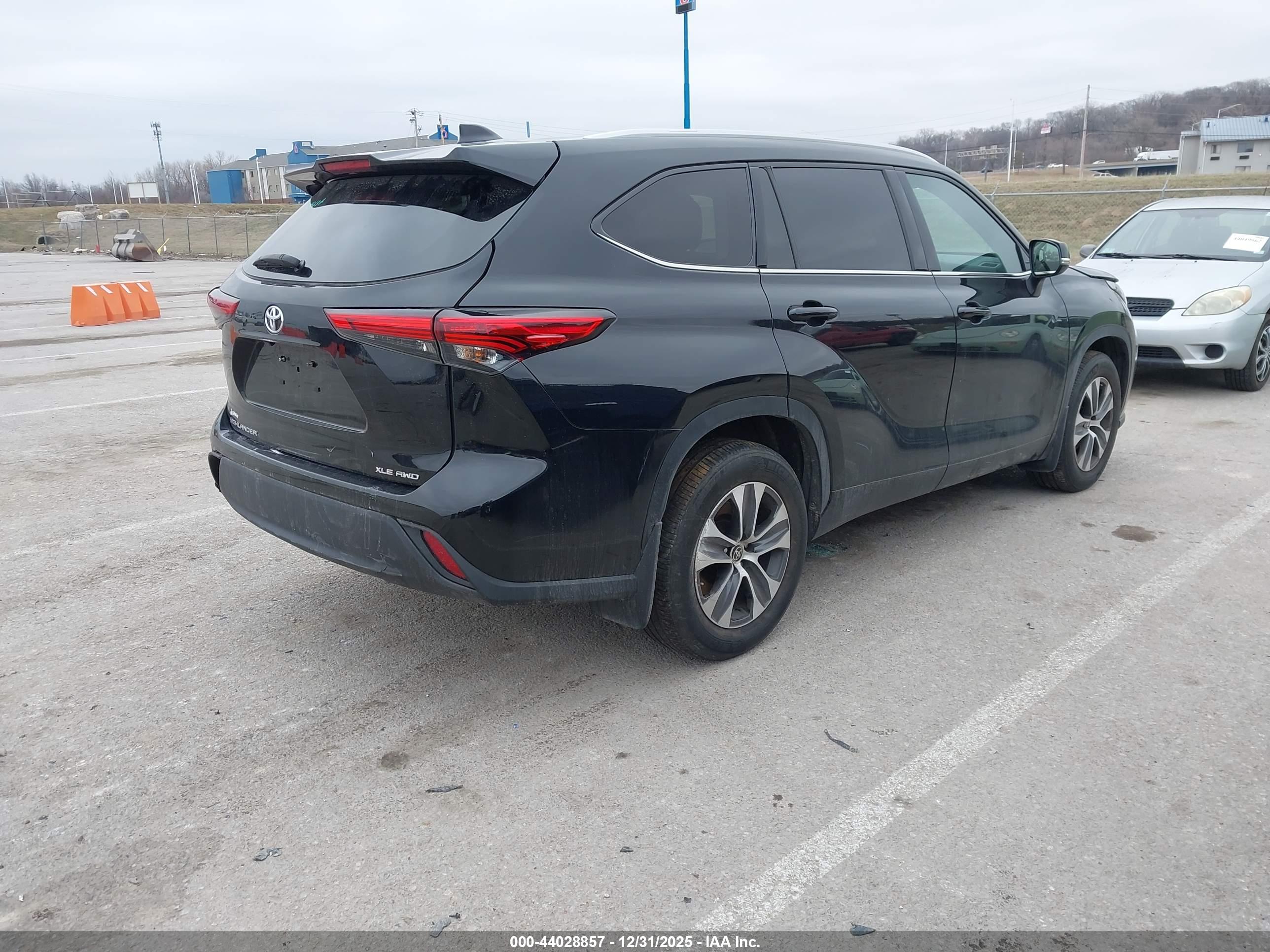 TOYOTA HIGHLANDER image 4