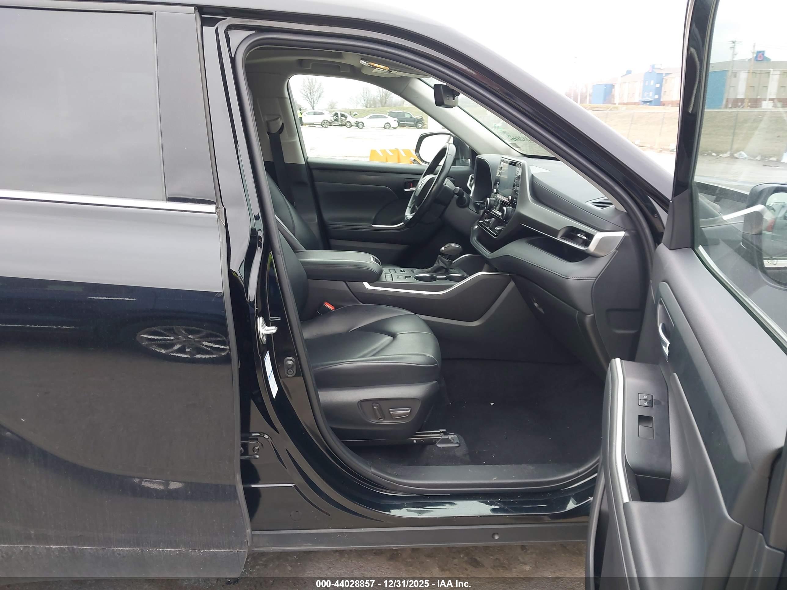 TOYOTA HIGHLANDER image 5