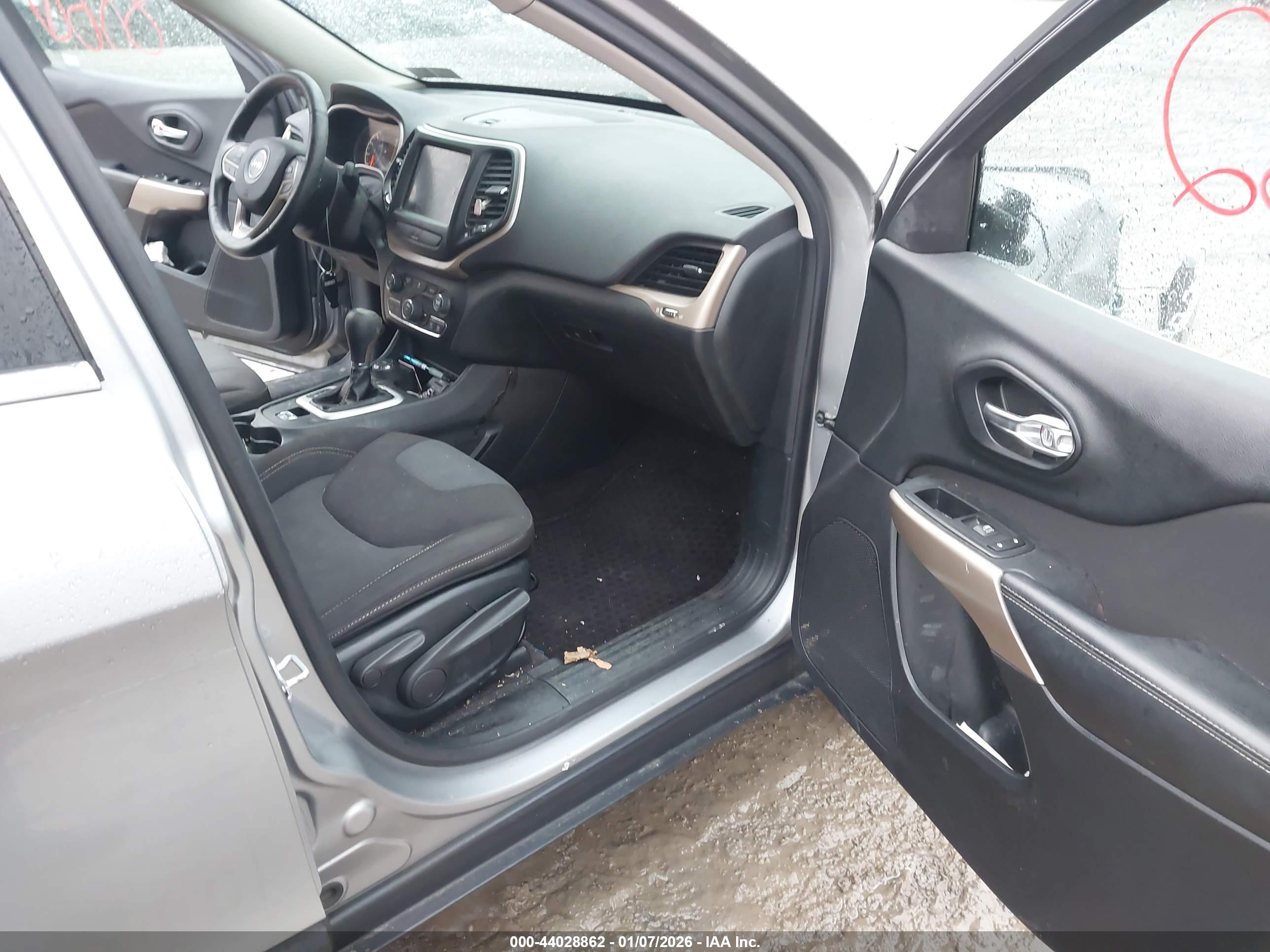 JEEP CHEROKEE image 5
