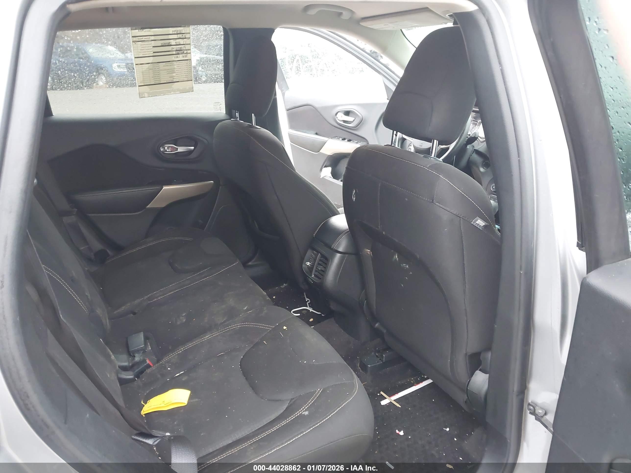 JEEP CHEROKEE image 8