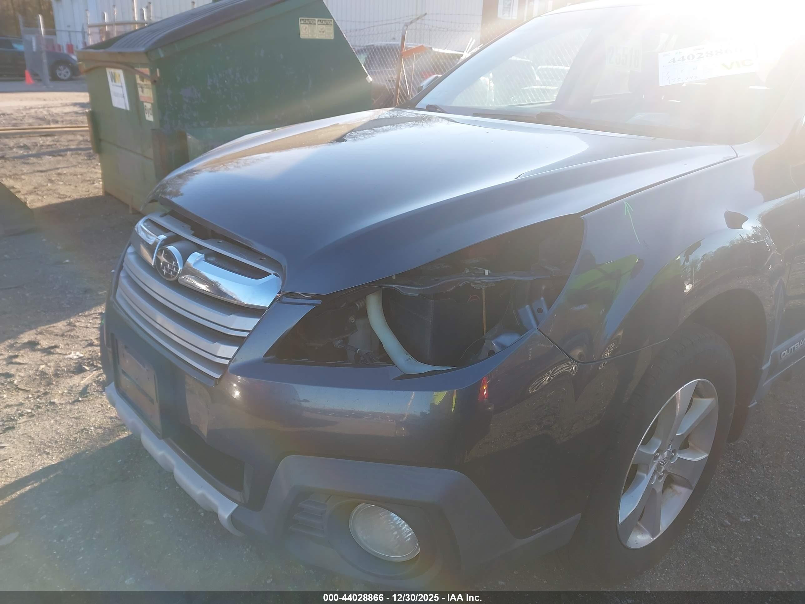 SUBARU OUTBACK image 6
