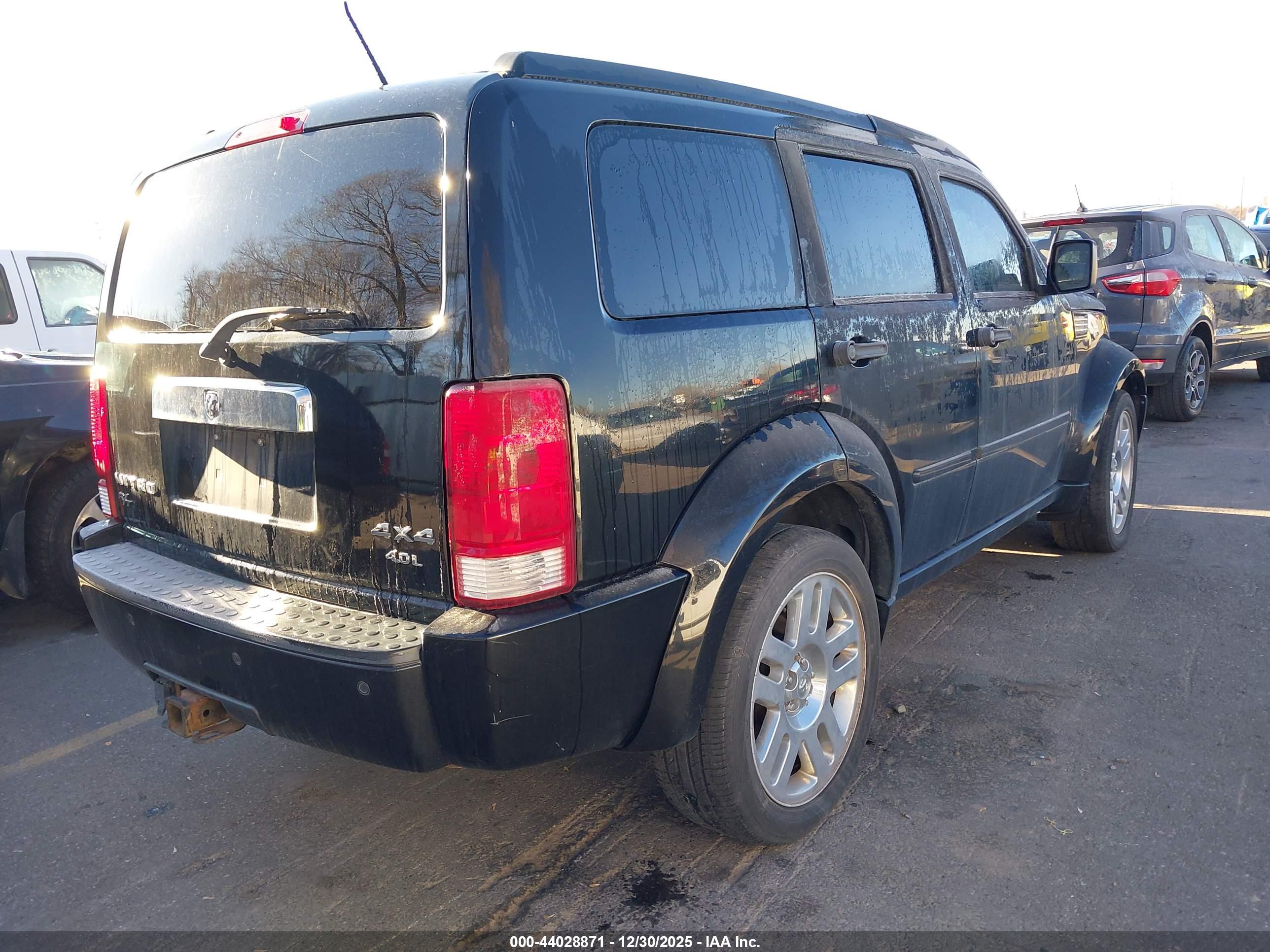 DODGE NITRO image 4