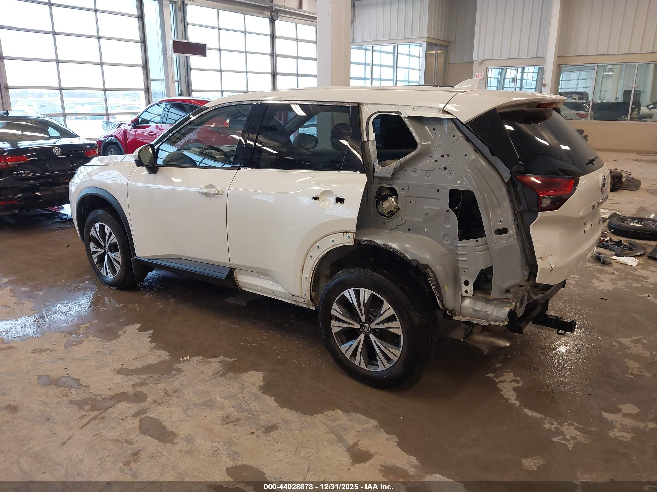 NISSAN ROGUE image 3